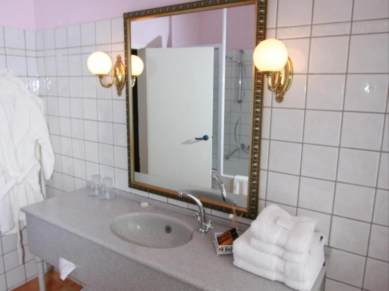 Bathroom in Hotel Eberwein Garni