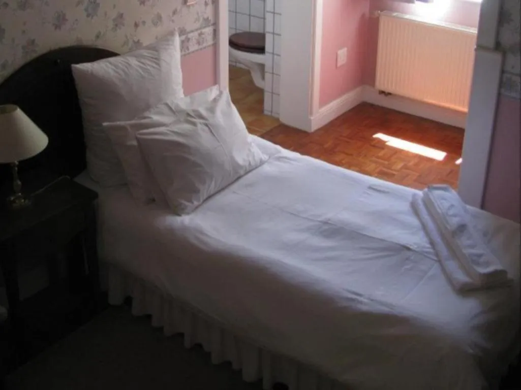 Bed in Hotel Eberwein Garni