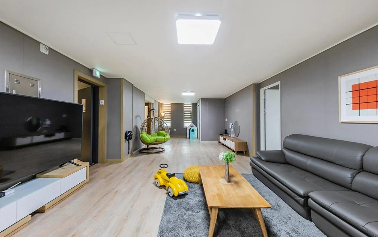 TV and multimedia in YAJA Hotel Tongyeong Ferry Terminal Branch