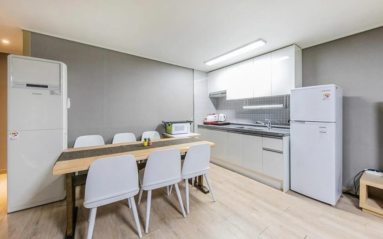 Kitchen or kitchenette in YAJA Hotel Tongyeong Ferry Terminal Branch