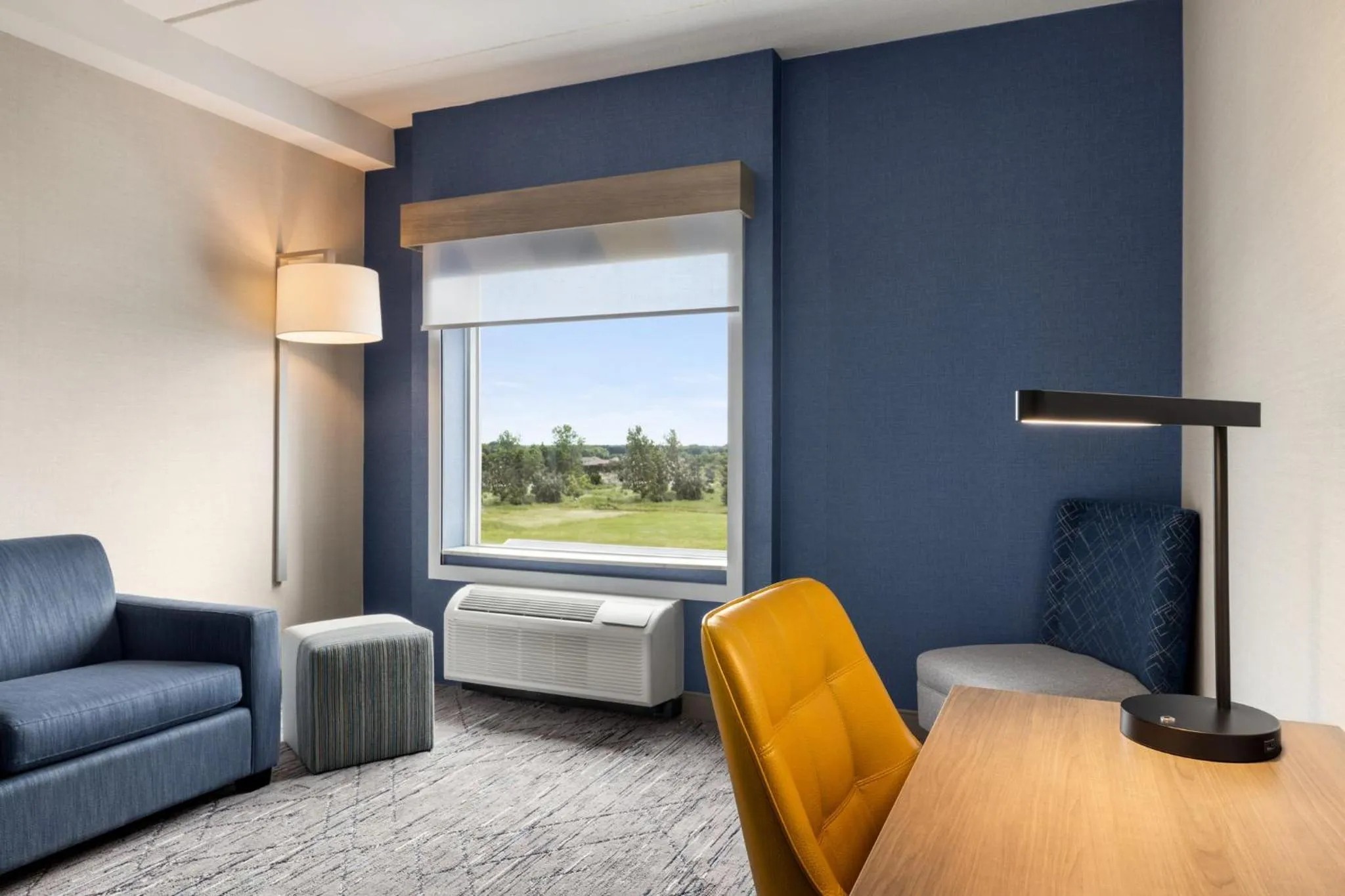Photo of the whole room in Holiday Inn Express - Strathroy by IHG