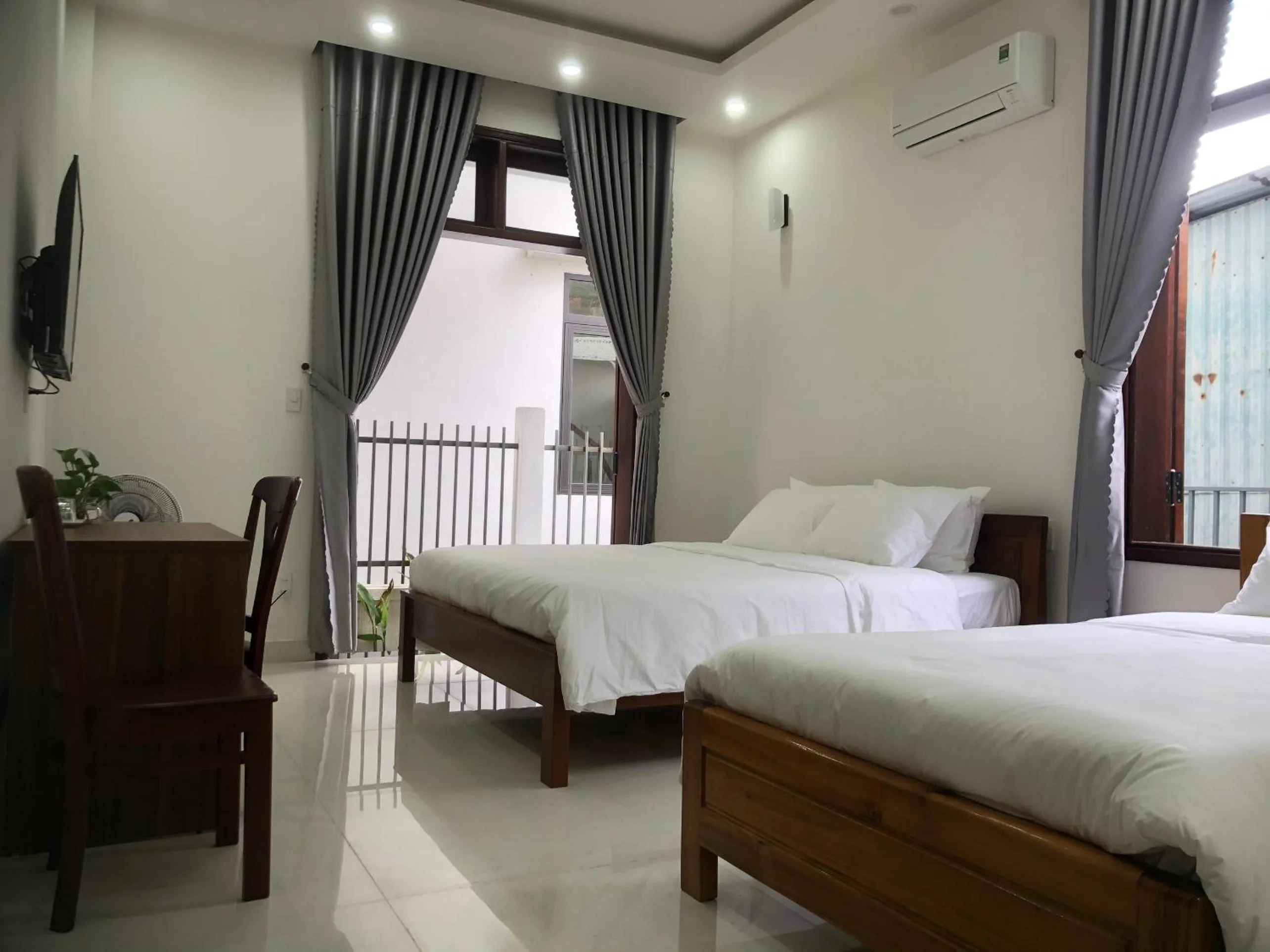 Photo of the whole room, Bed in Homestay Phương House