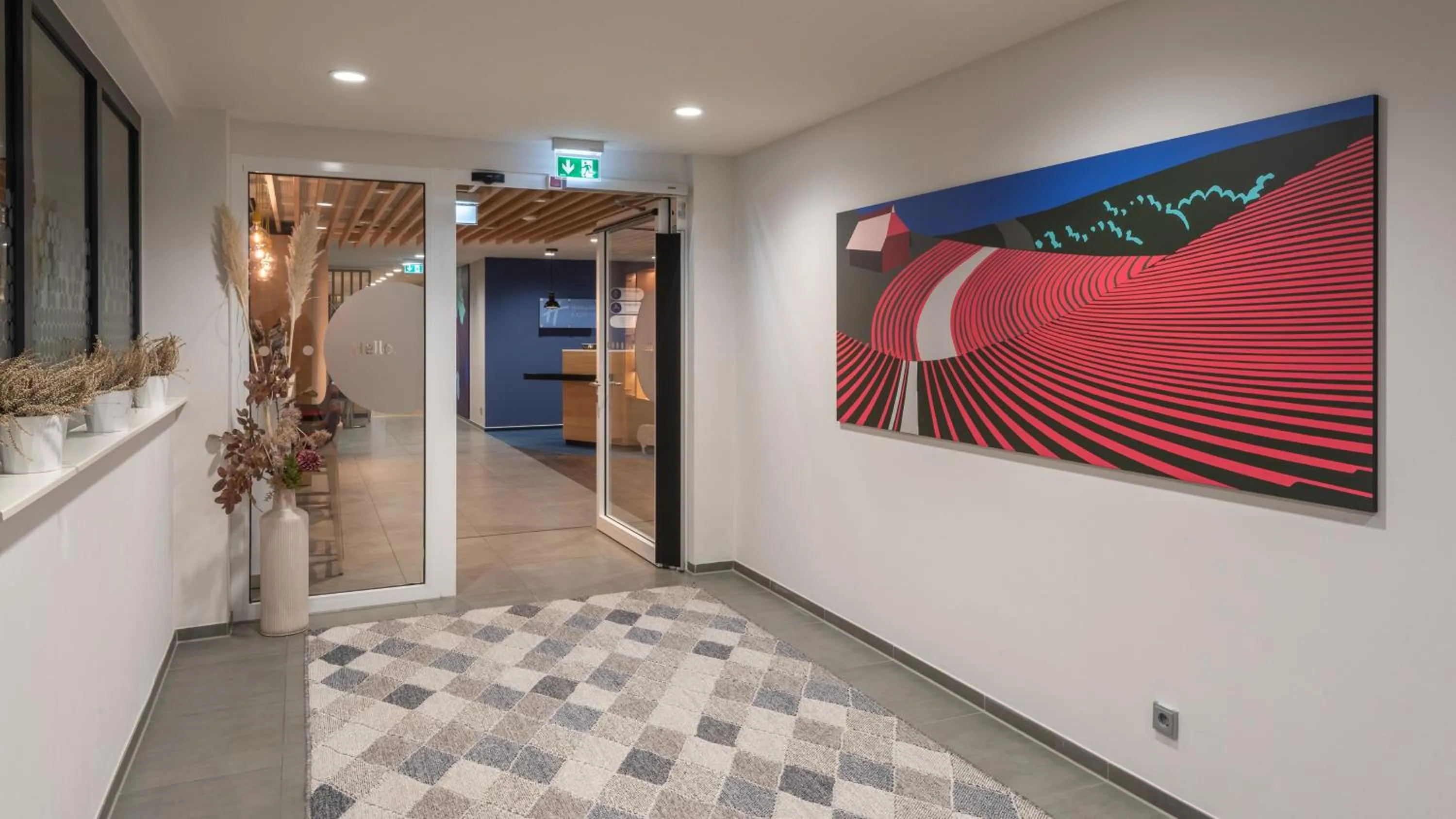 Property building, Bed in Holiday Inn Express - Hamburg South A7-AS42 by IHG