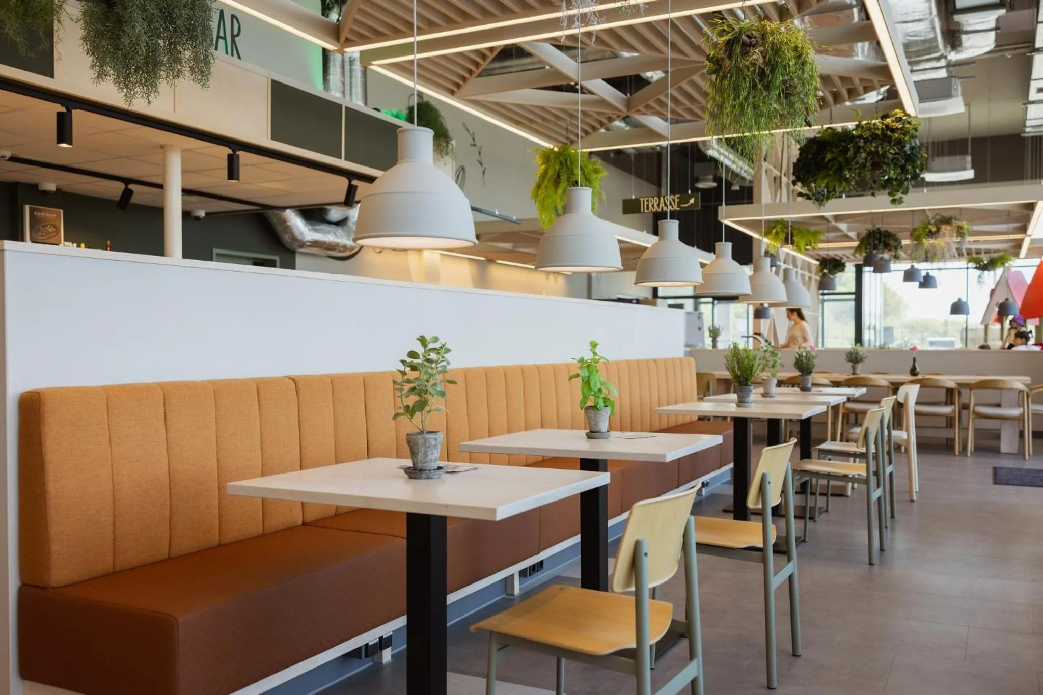 Restaurant/places to eat in Holiday Inn Express - Hamburg South A7-AS42 by IHG