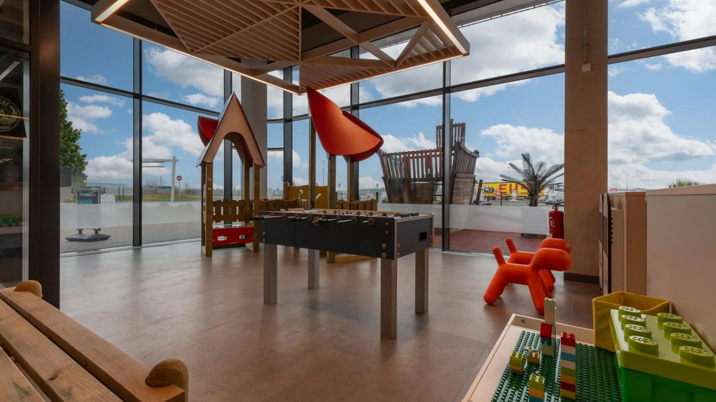 Fitness centre/facilities in Holiday Inn Express - Hamburg South A7-AS42 by IHG