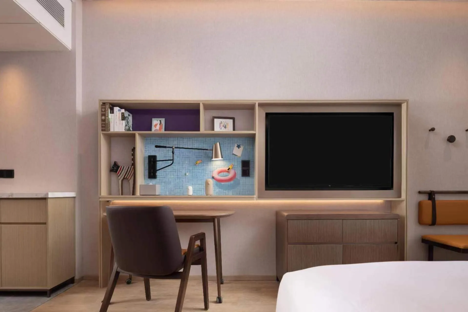 TV and multimedia, Bed in Home2 Suites by Hilton Chenzhou Nuanshui Hot Spring