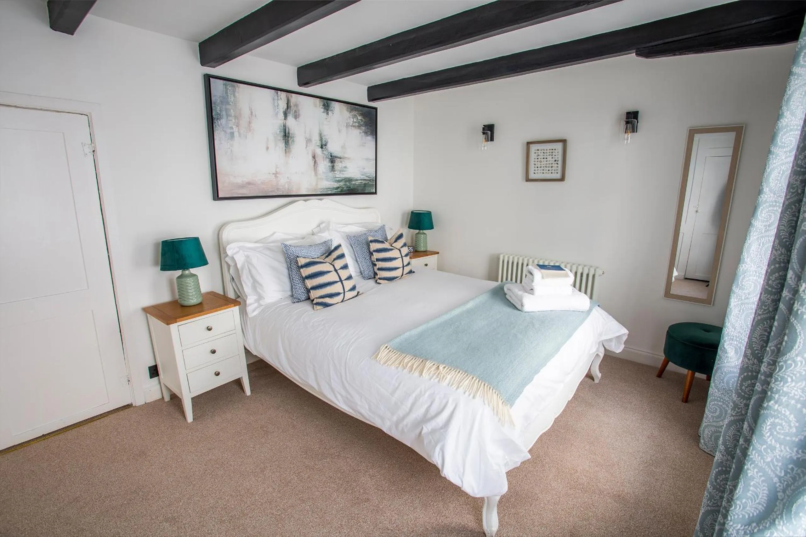 Bedroom, Bed in Whitby Boutique - Mast Cottage