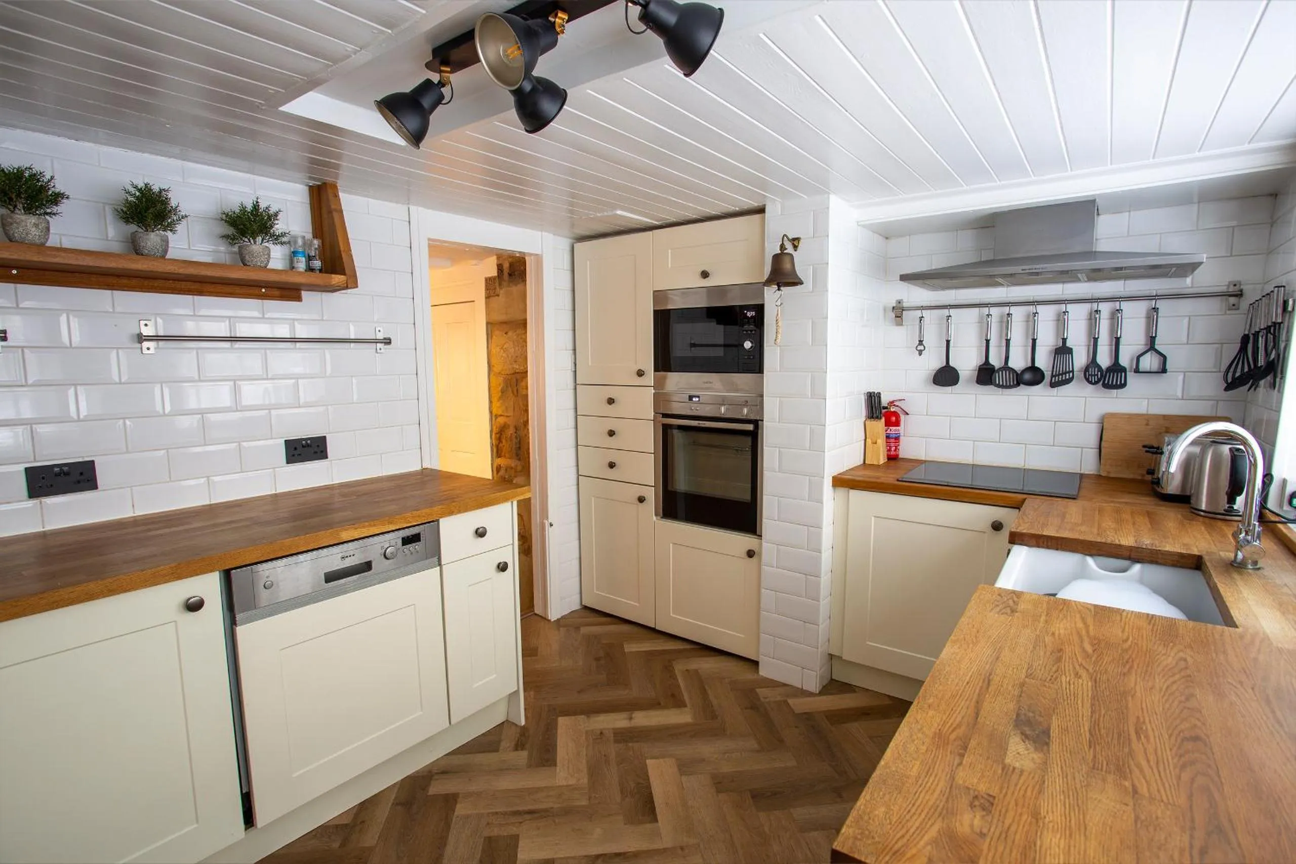 Kitchen or kitchenette in Whitby Boutique - Mast Cottage
