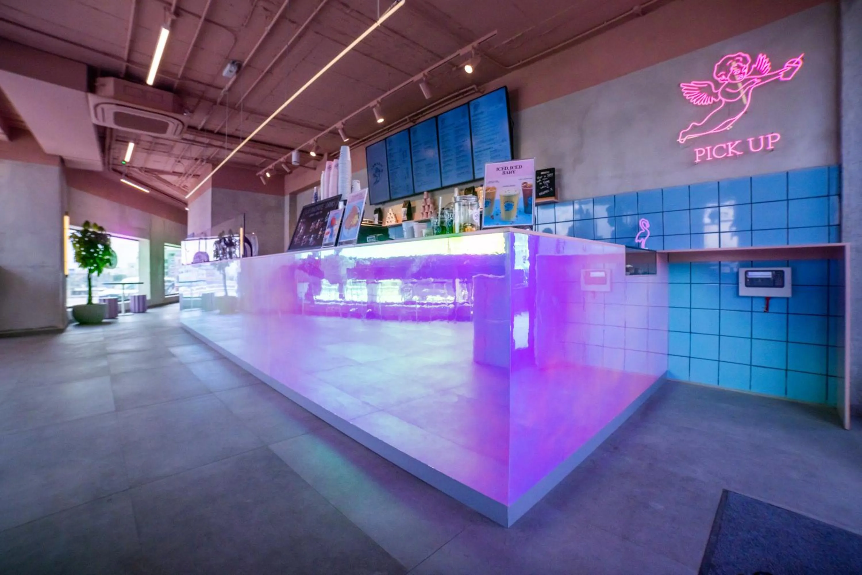 Restaurant/places to eat in Park Heights by the Warren Collection