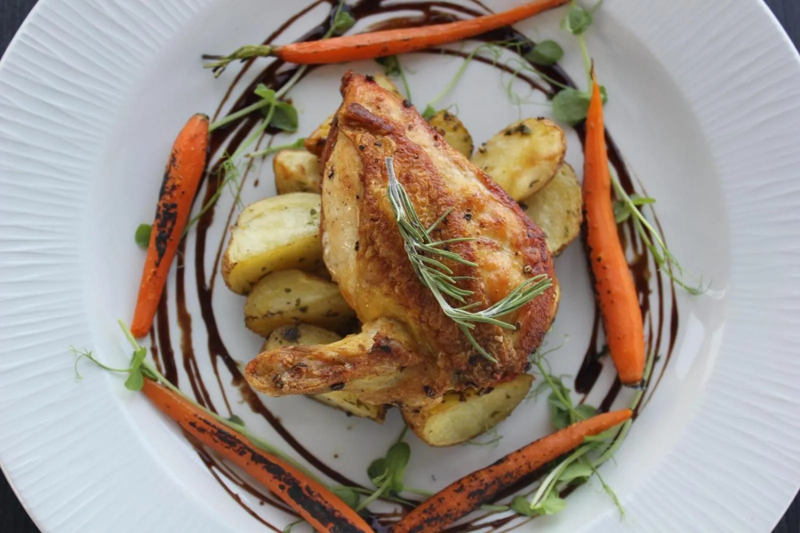 Food and drinks in Park Heights by the Warren Collection