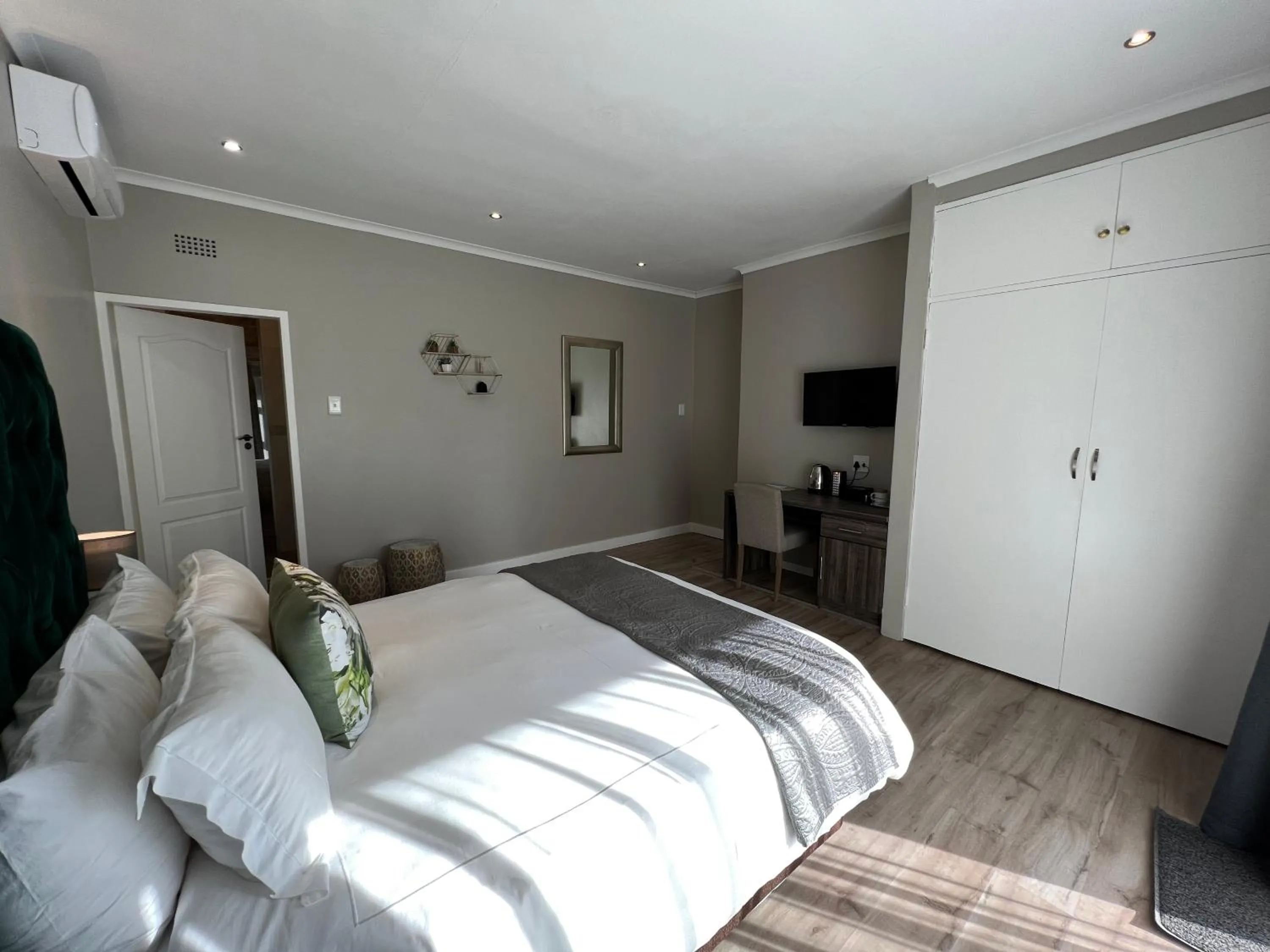 Bedroom, Bed in Le'Ciara Luxury Guest House