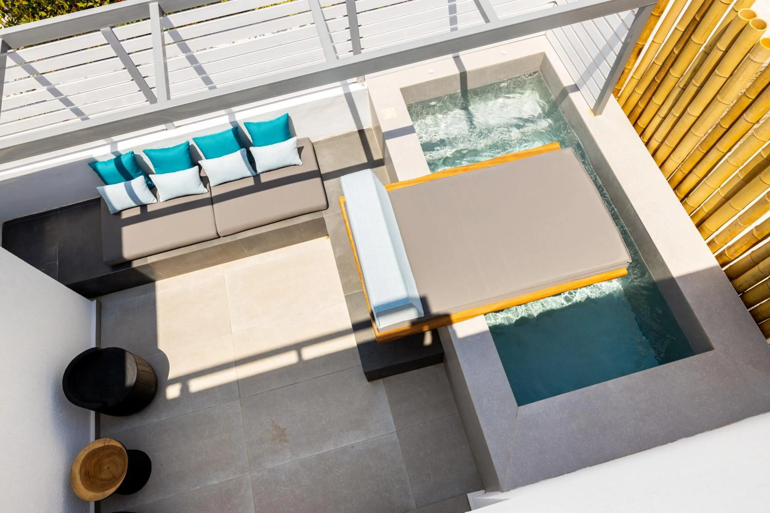 Hot Tub in Villa Kelly Rooms & Suites