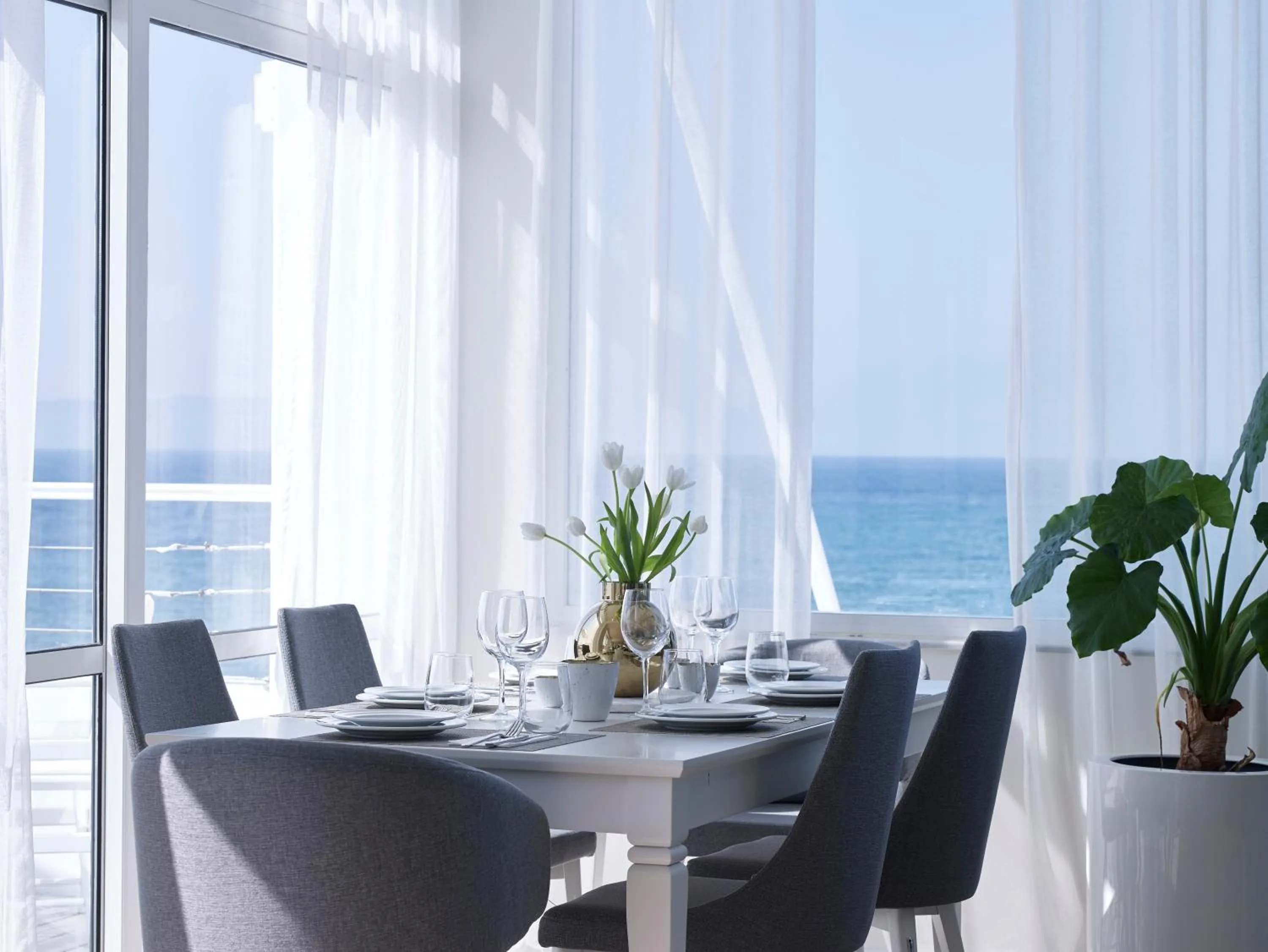 Restaurant/Places to Eat in Knossos Beach Bungalows Suites Resort & Spa