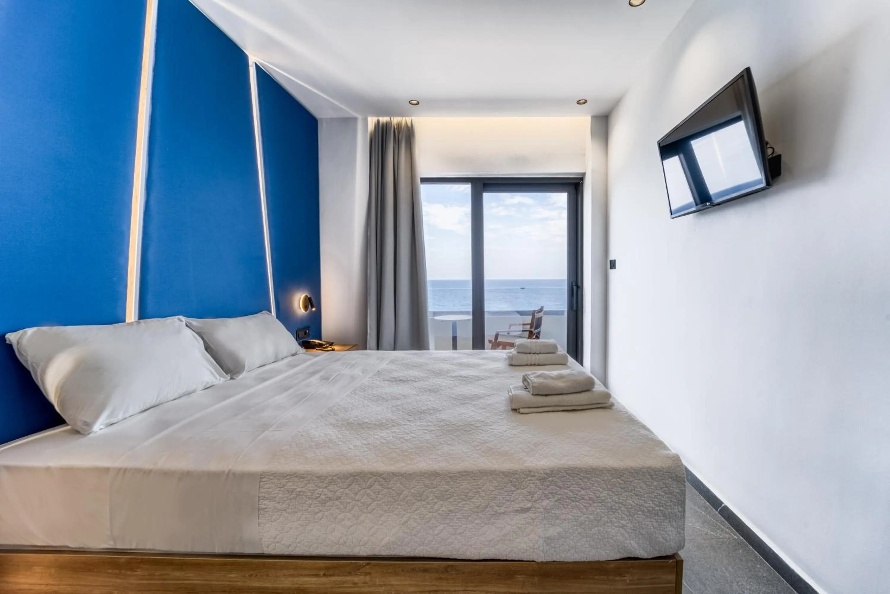 Bed in Island Sea Side Hotel - Adults Only