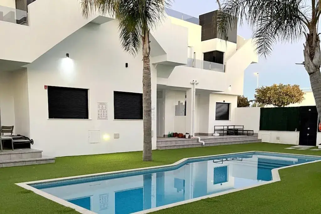 Modern Apartment with pool area Modern Apartment with pool area