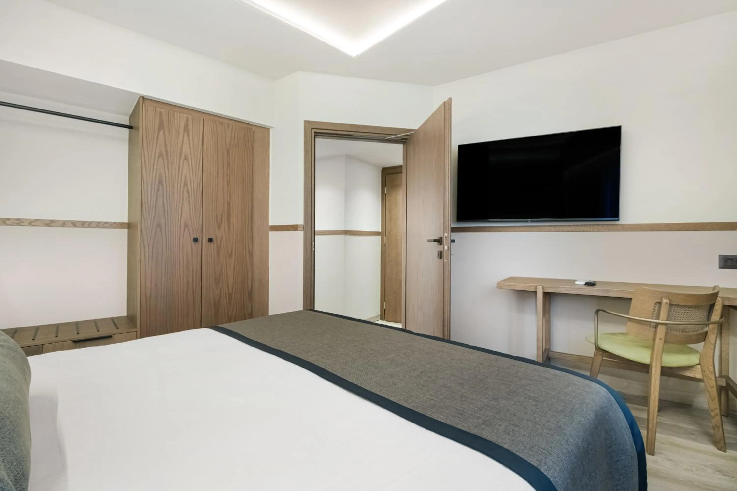 Bed in Capsis Astoria Heraklion