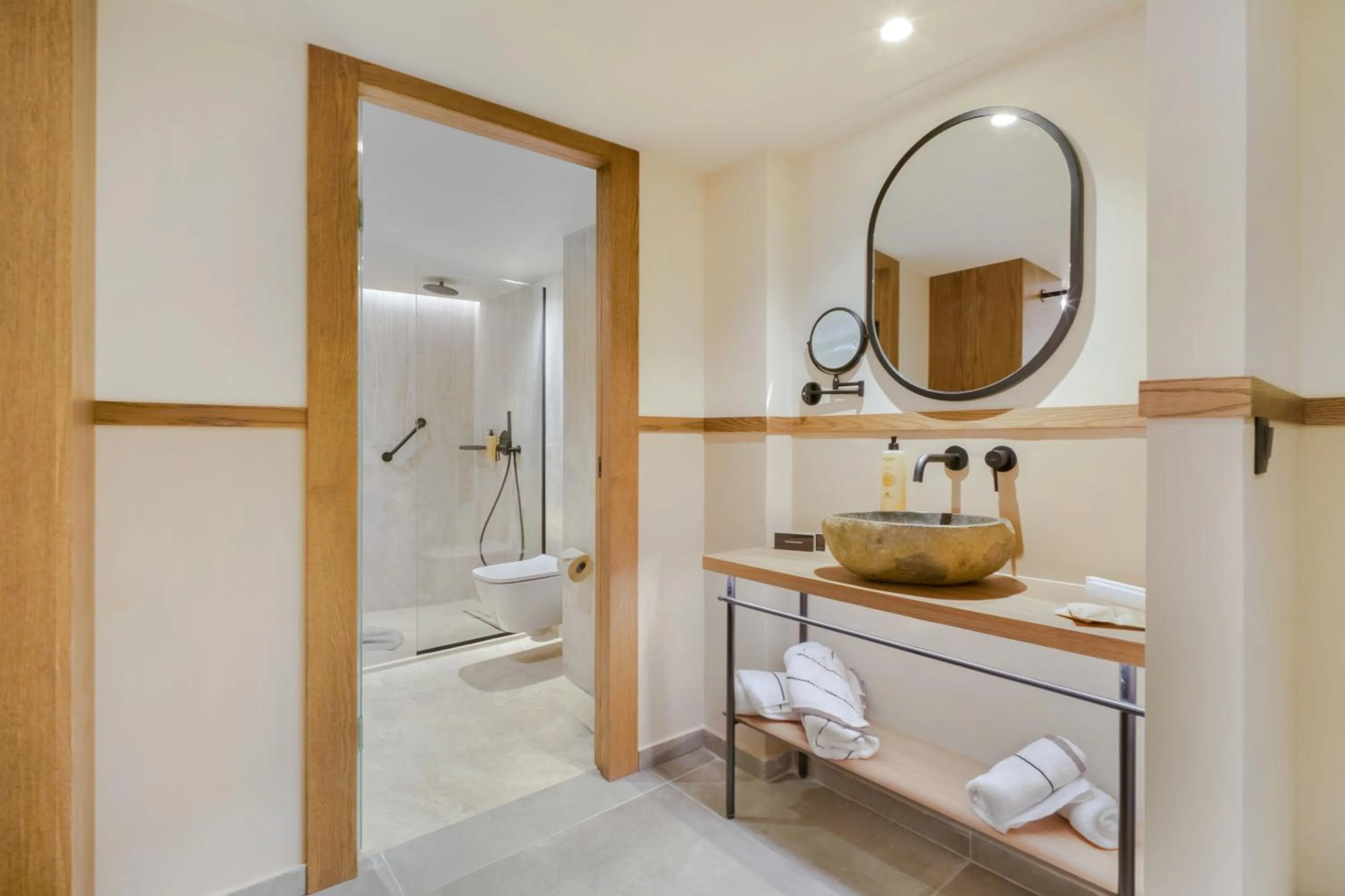 Shower in Capsis Astoria Heraklion