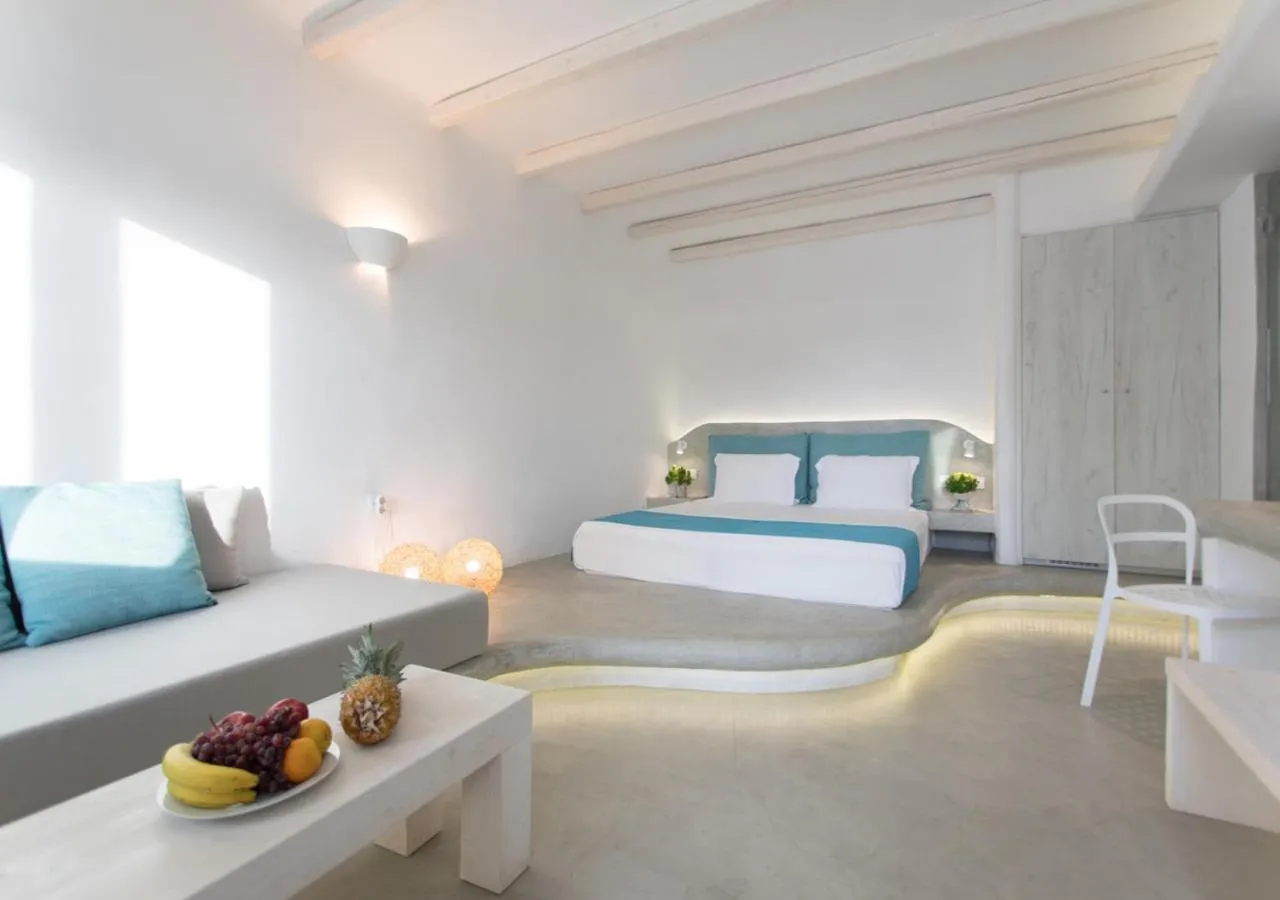 Photo of the whole room, Bed in Princess Of Naxos