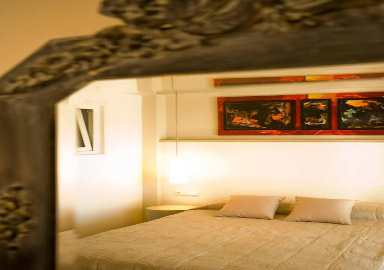 Bedroom, Bed in Princess Of Naxos