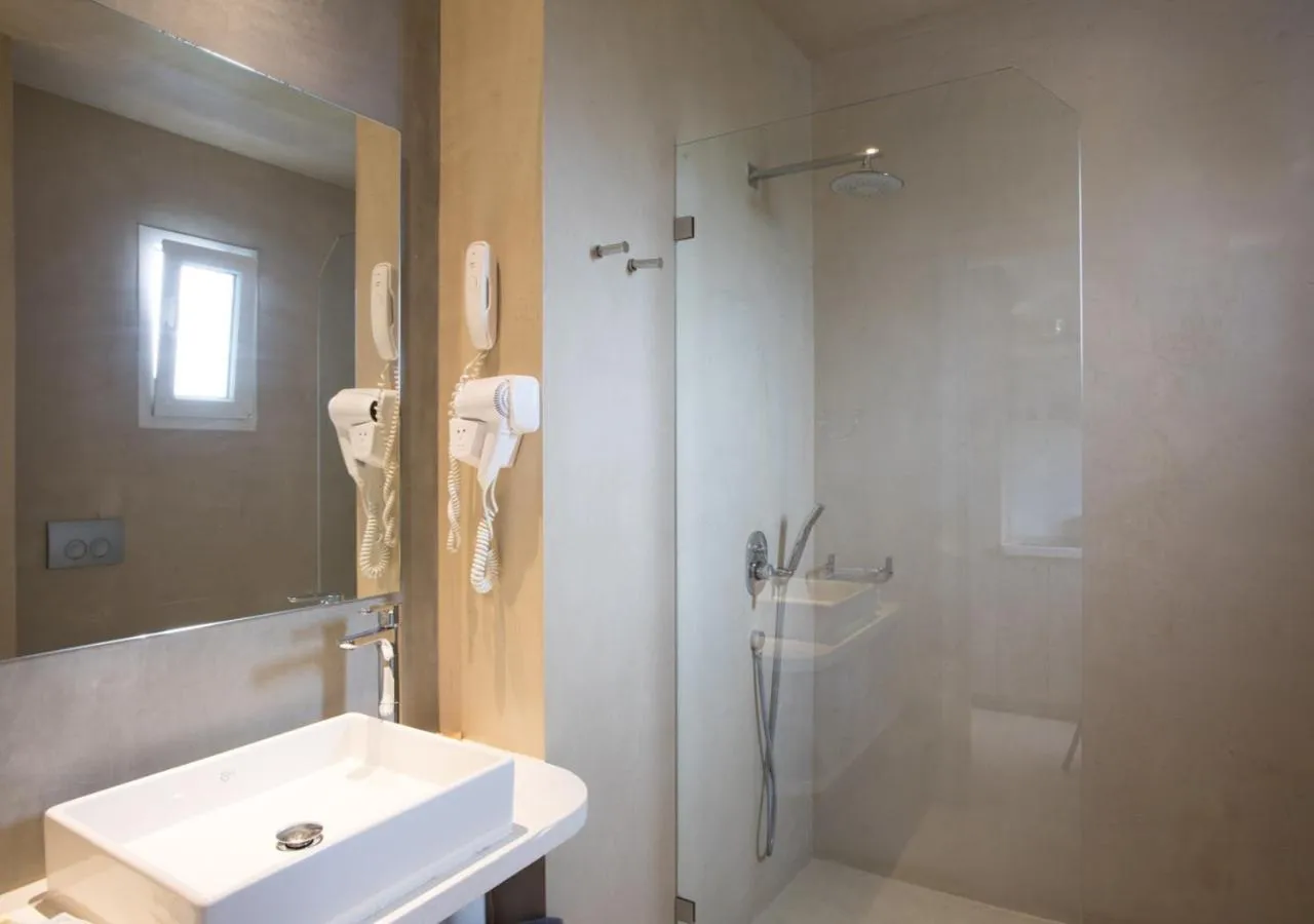 Bathroom in Princess Of Naxos