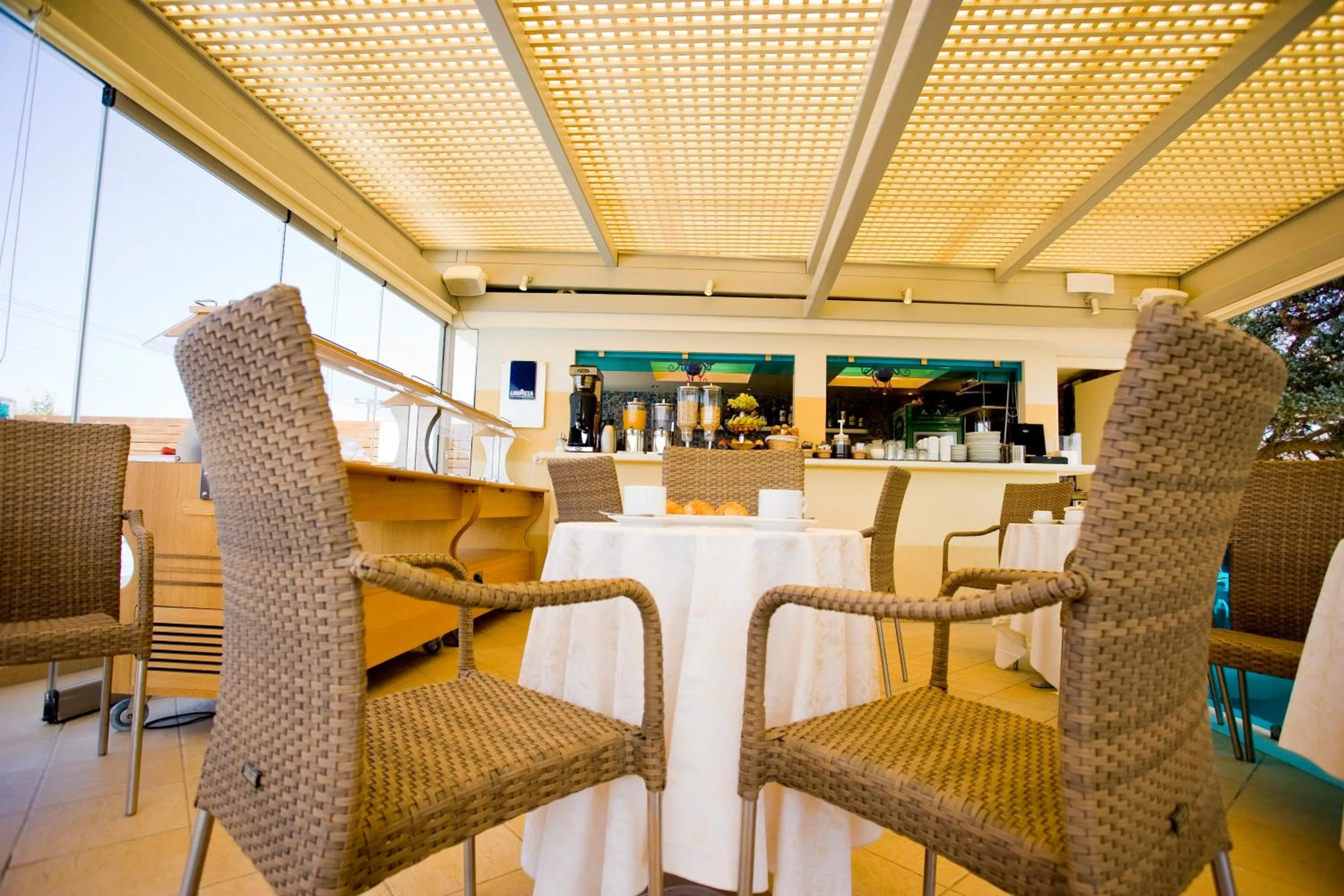 Restaurant/places to eat in Princess Of Naxos