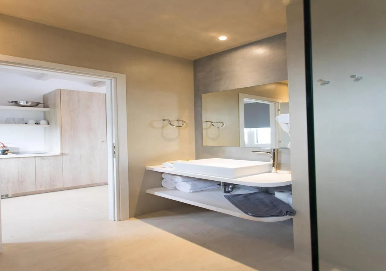 Bathroom in Princess Of Naxos