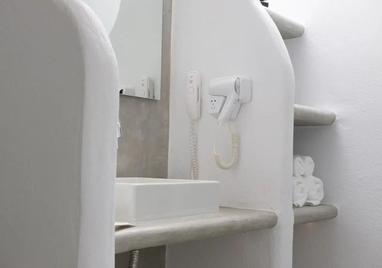 Bathroom in Princess Of Naxos