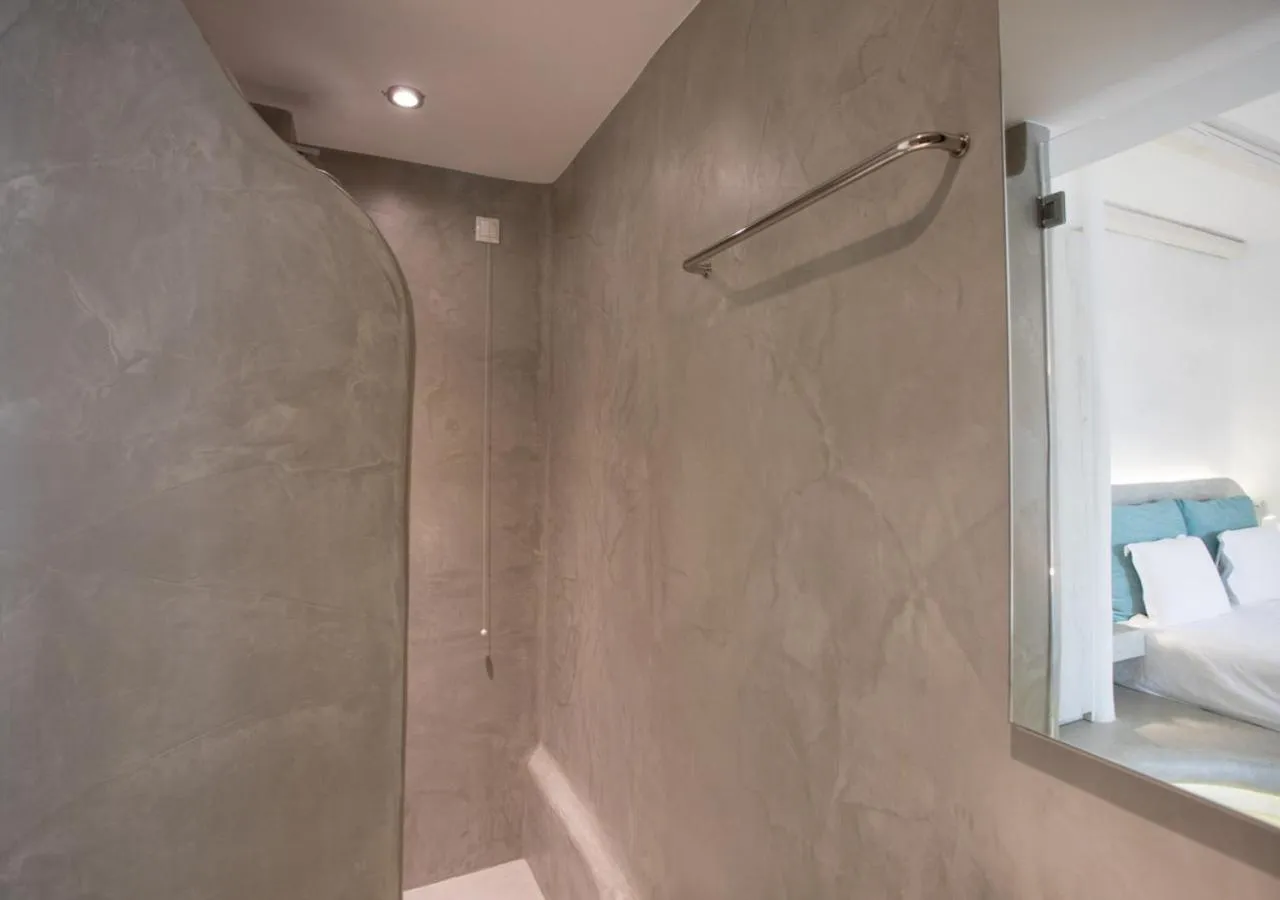 Bathroom in Princess Of Naxos