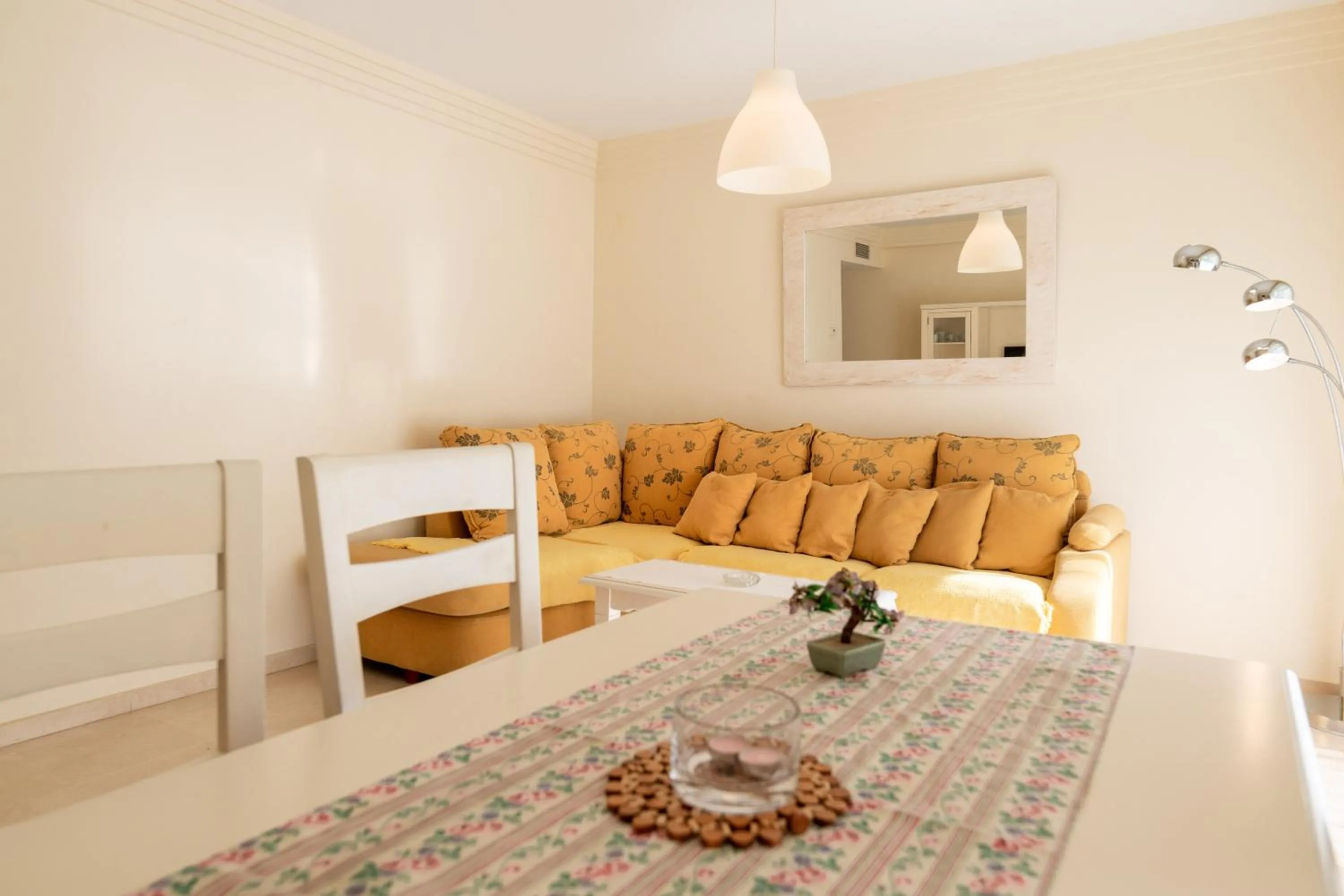 Property building, Bed in Apartamento Banana