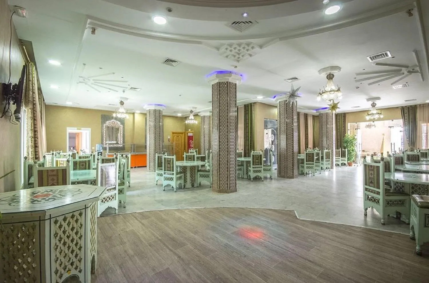 Restaurant/places to eat in Saheb Ettabaa Tunis