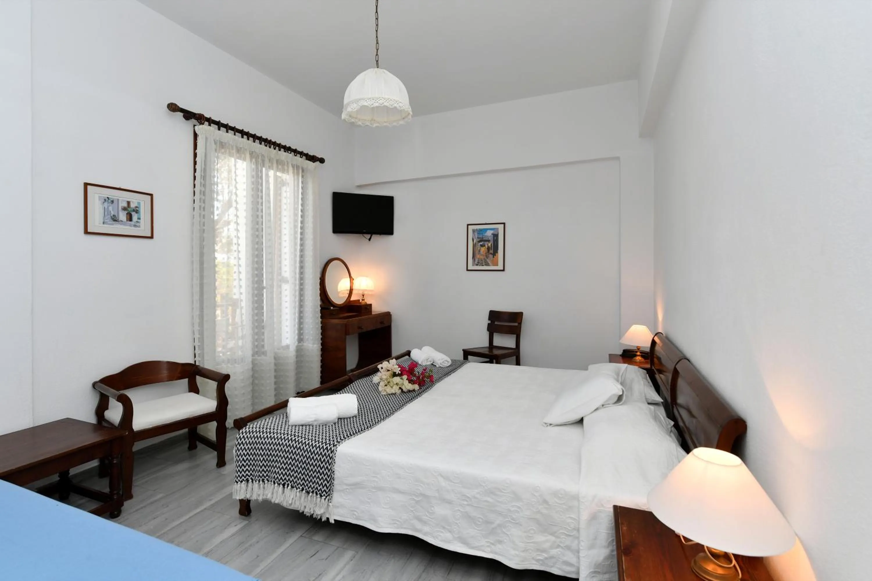 Bed in Hotel Swiss Home