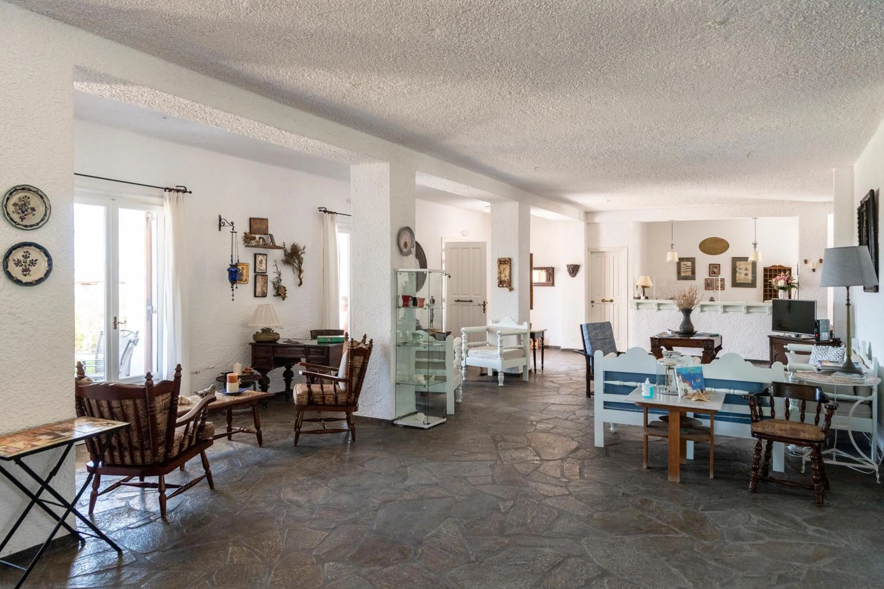 Property building in Hotel Swiss Home