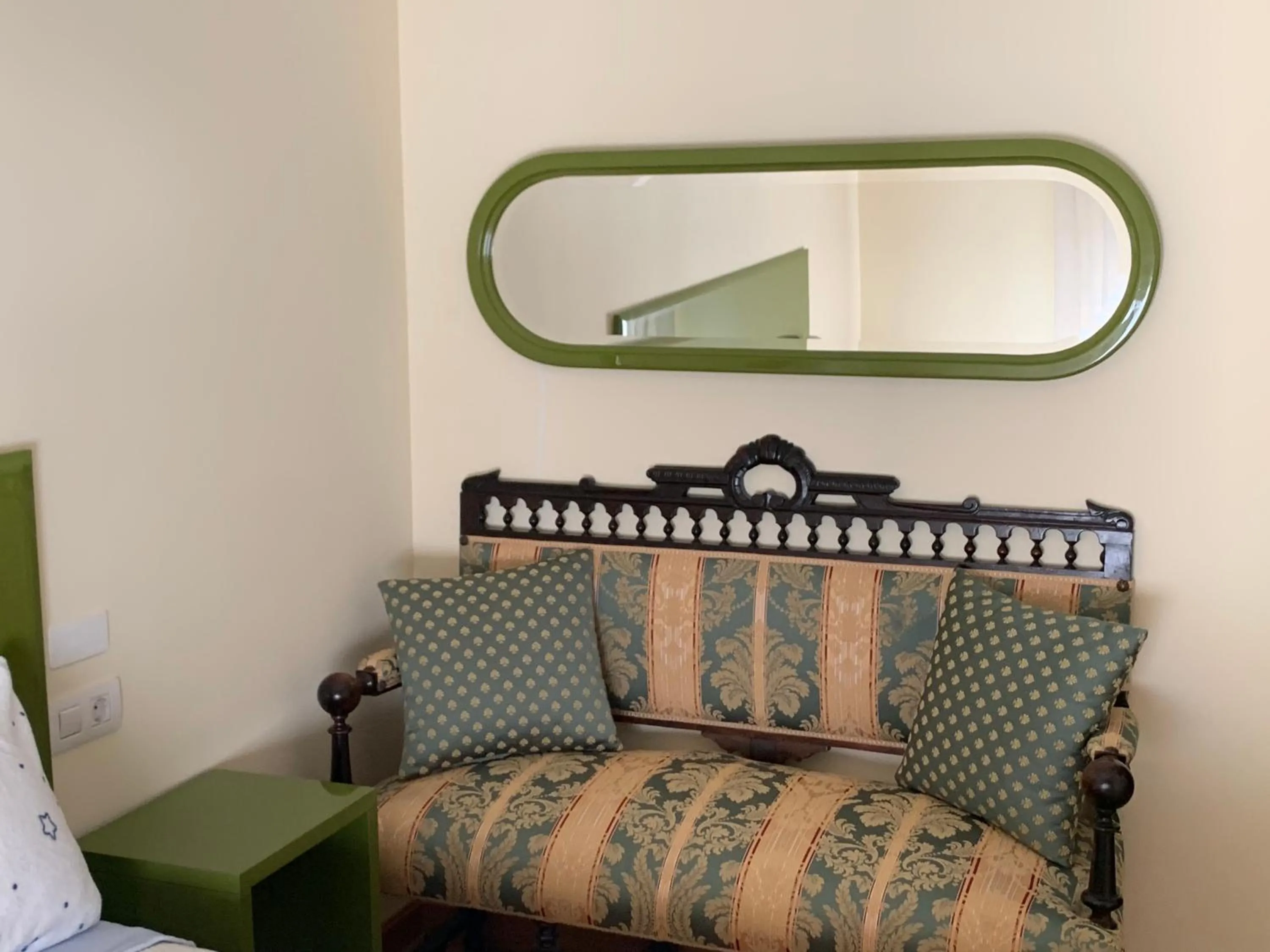 Bedroom in Logroño: Piso con Garaje y Piscina.