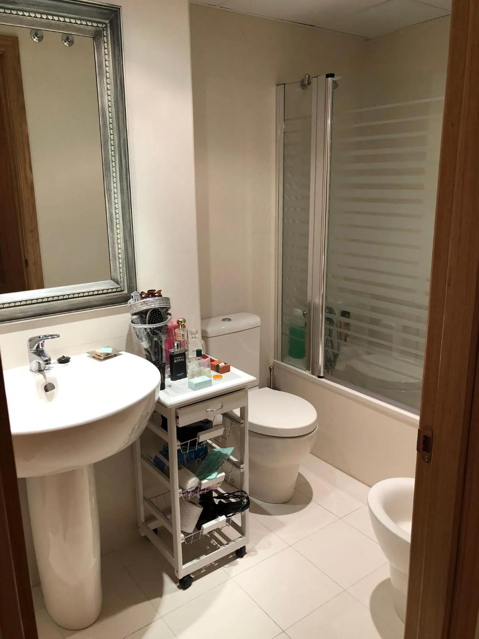 Toilet in Logroño: Piso con Garaje y Piscina.