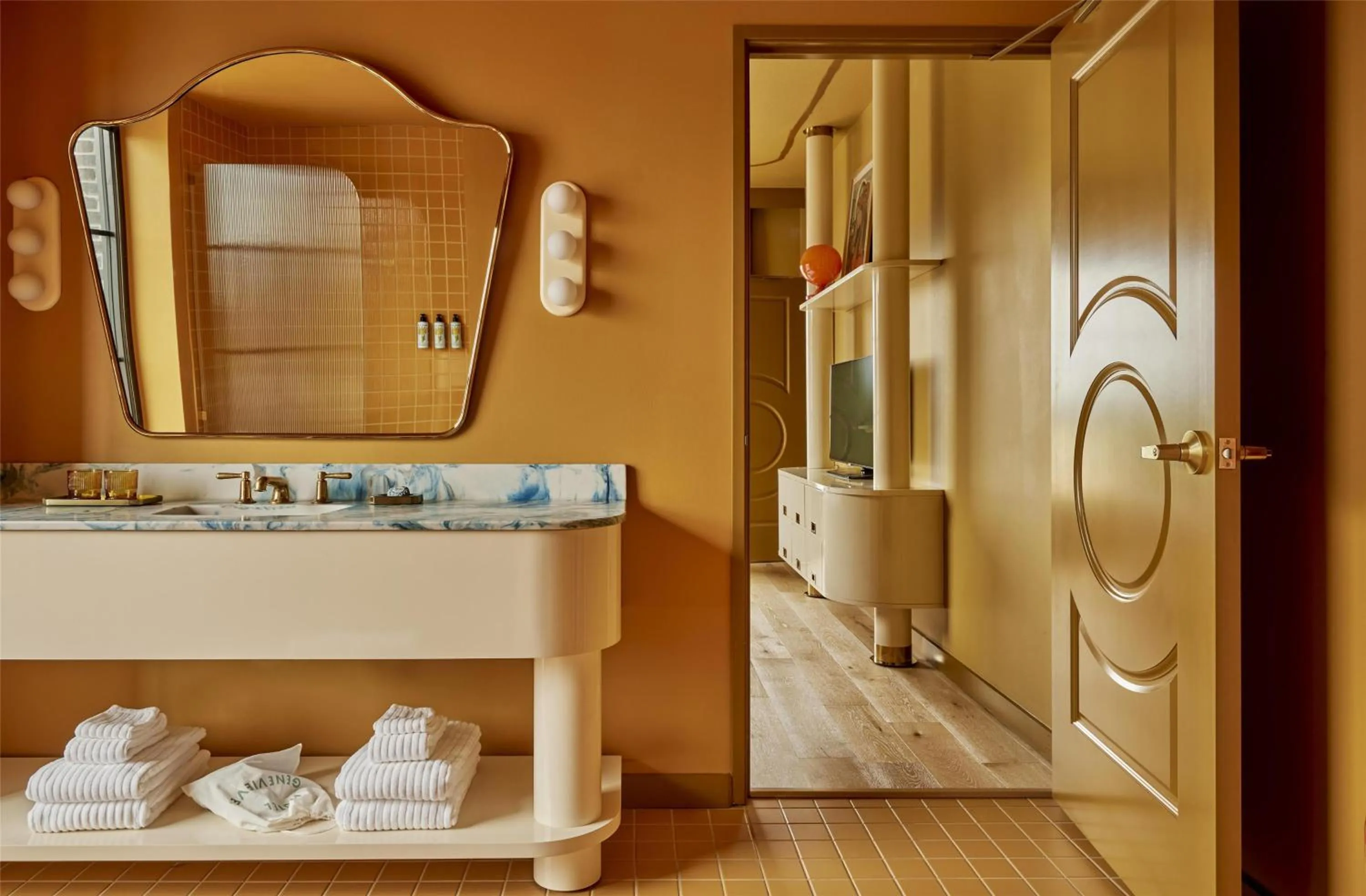 Bathroom in Hotel Genevieve, part of JdV by Hyatt