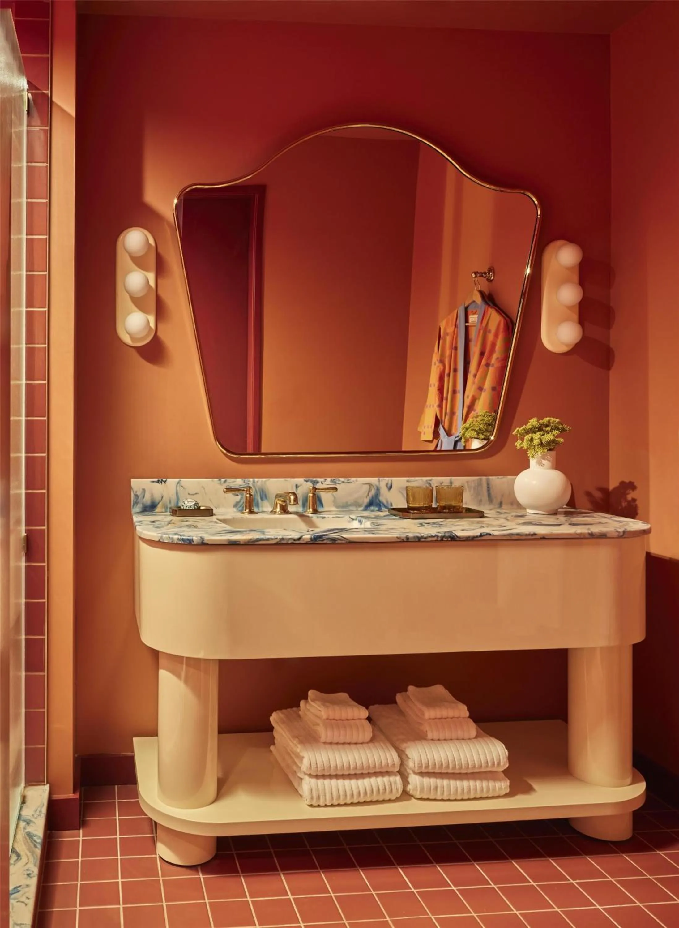 Bathroom in Hotel Genevieve, part of JdV by Hyatt