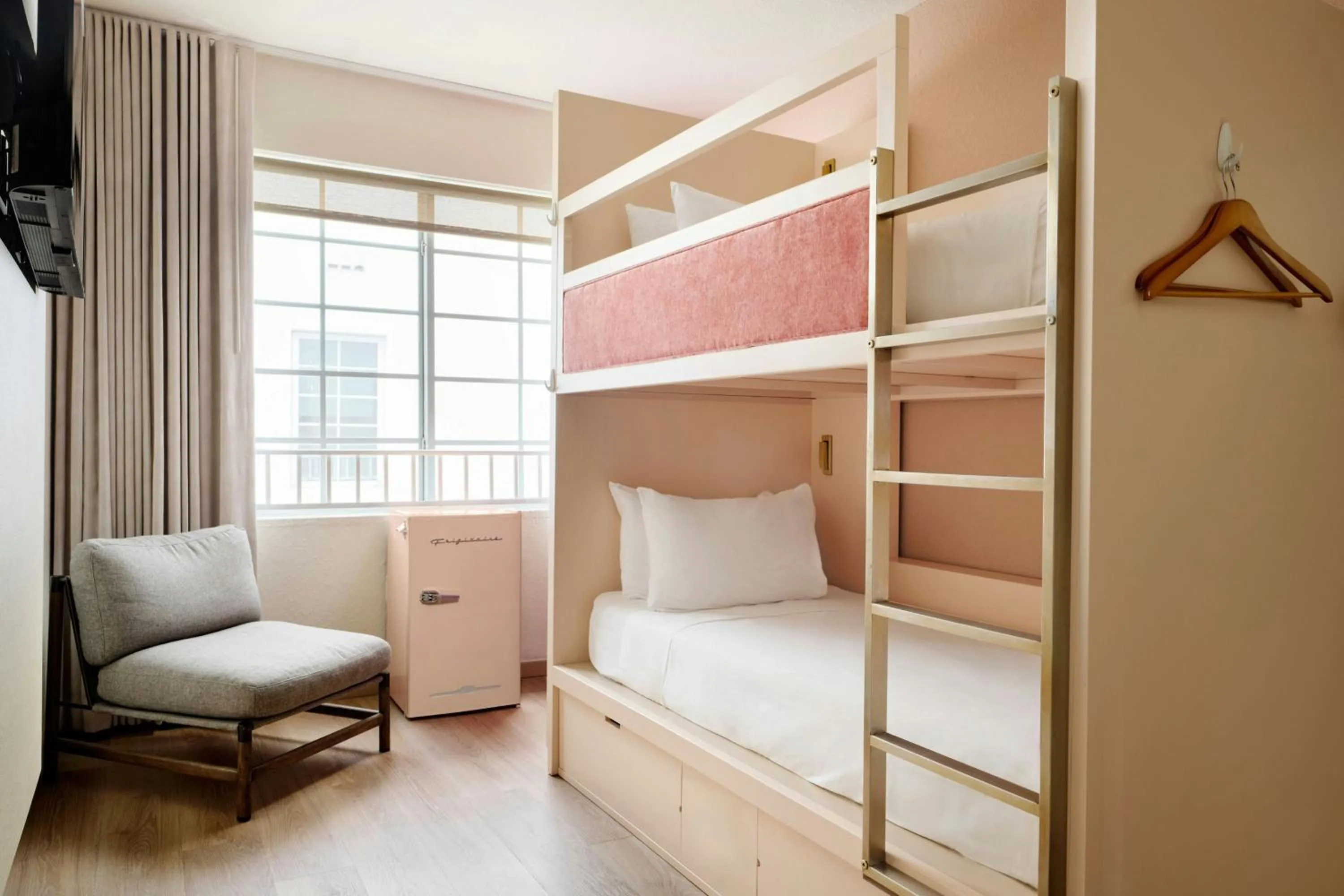 Photo of the whole room, Bed in FOUND Hotel, Miami Beach, Series by Marriott