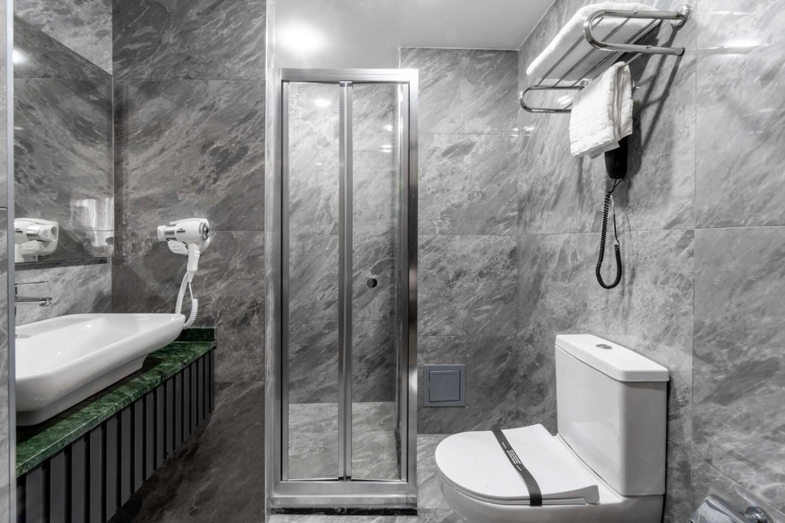 Shower in THE BOSFOR HOTEL