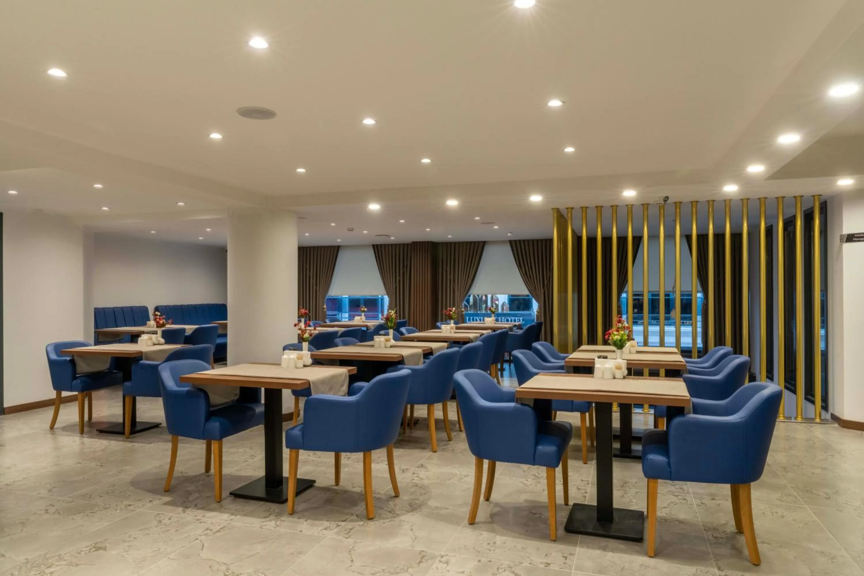 Restaurant/places to eat in THE BOSFOR HOTEL