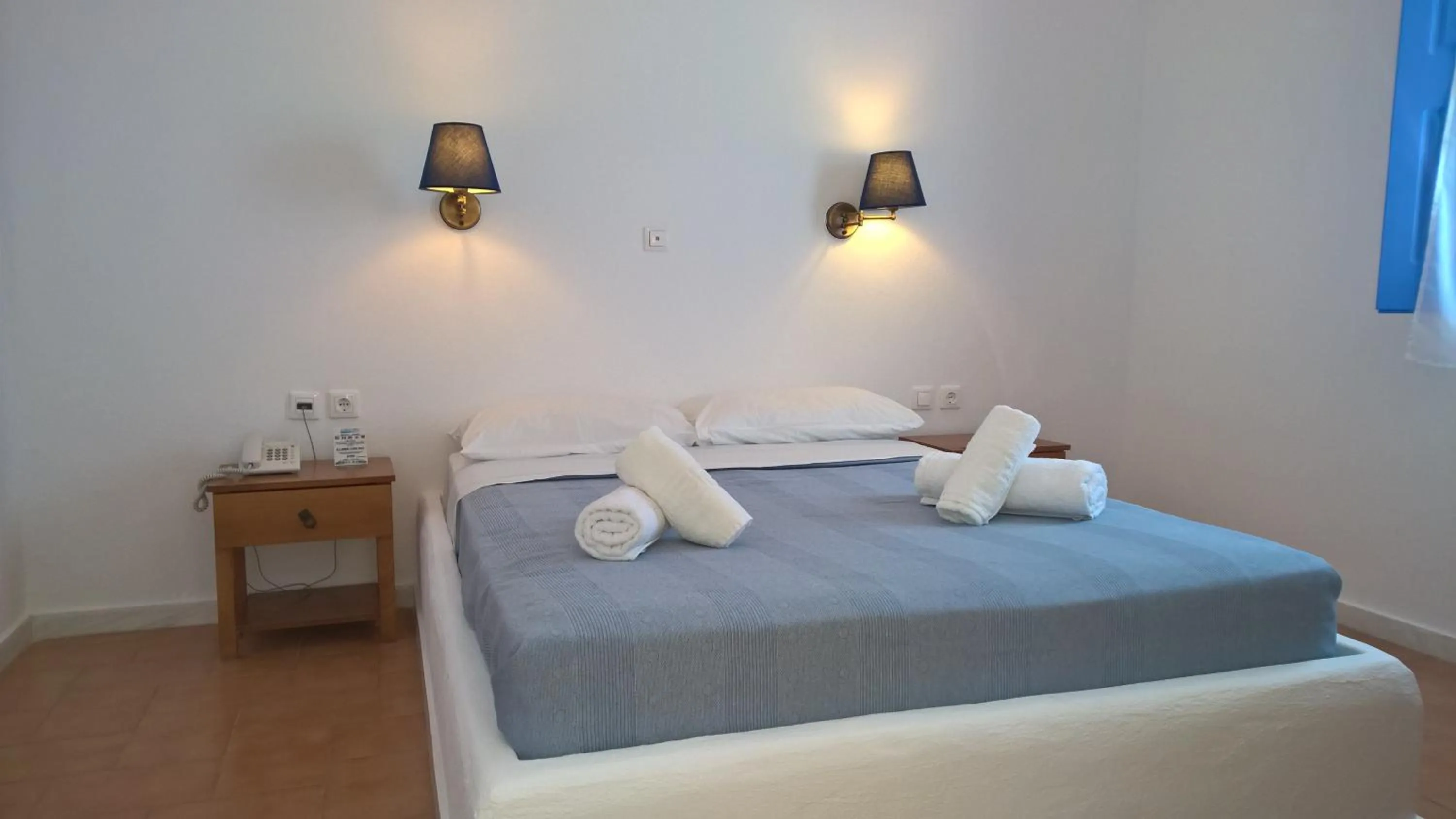 Bed in Laokasti Villas