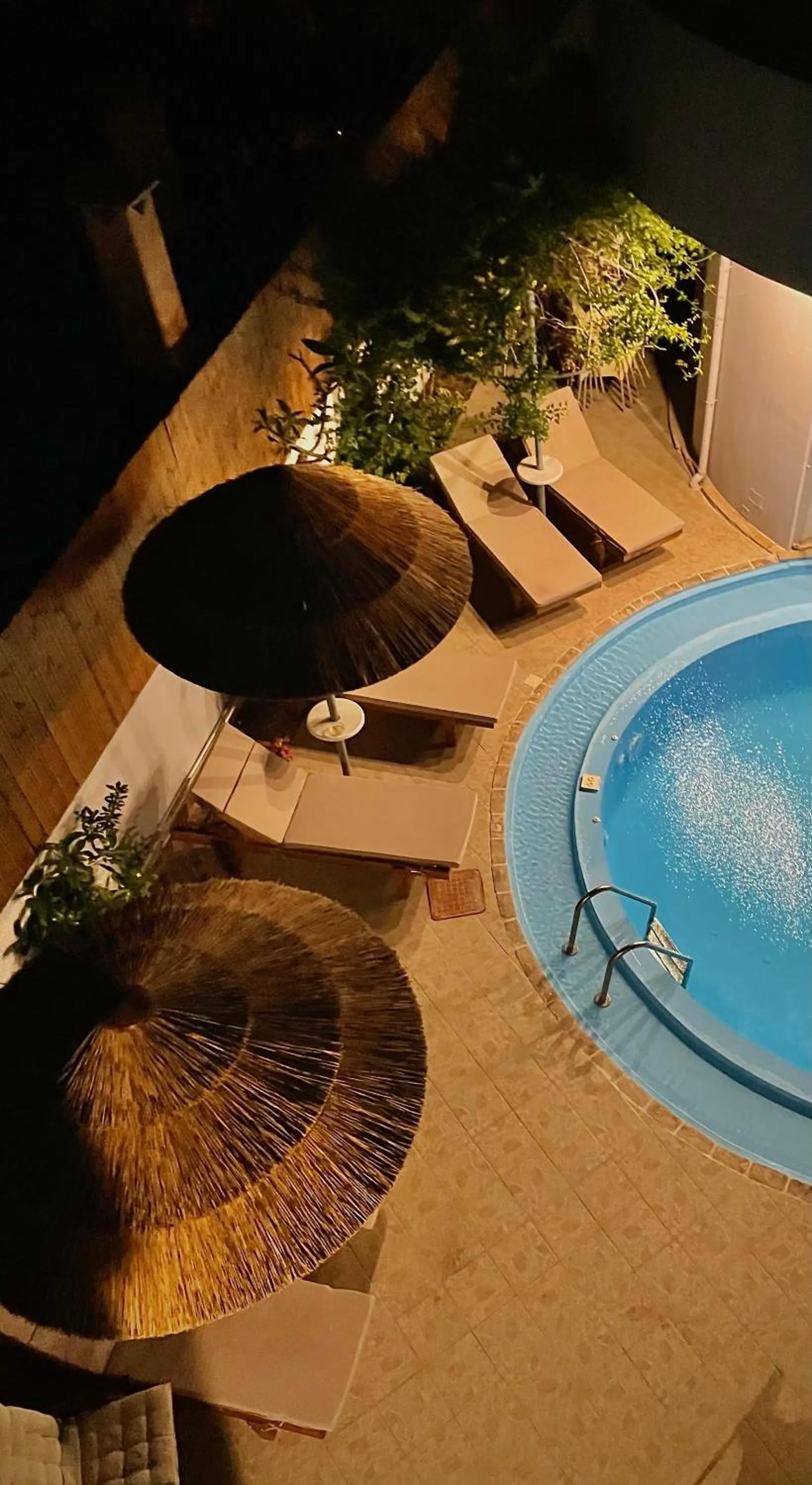 Swimming pool in RODI BLUE apartments