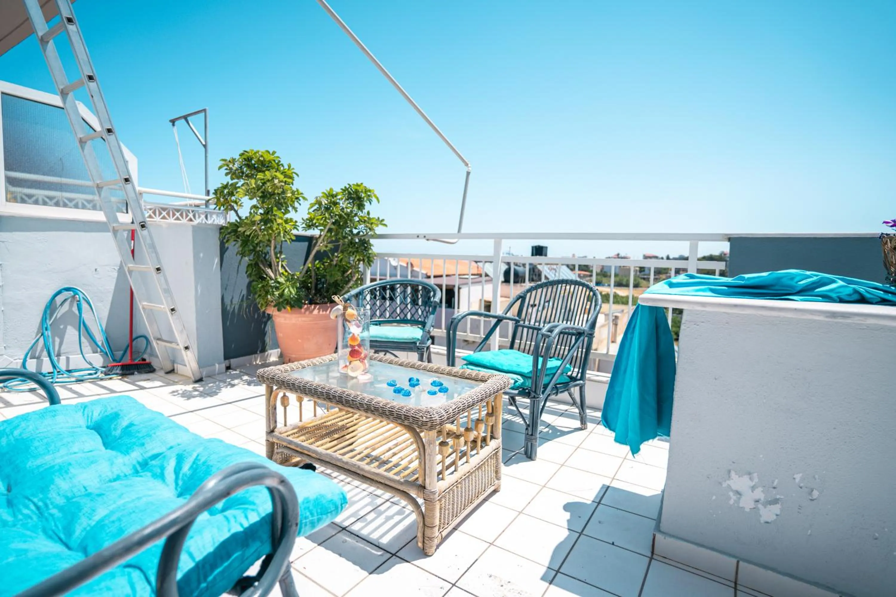 Day in RODI BLUE apartments