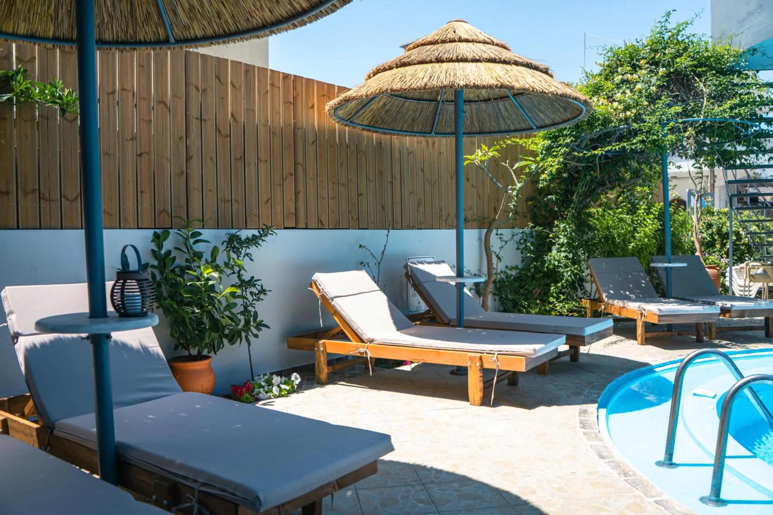 Swimming pool in RODI BLUE apartments