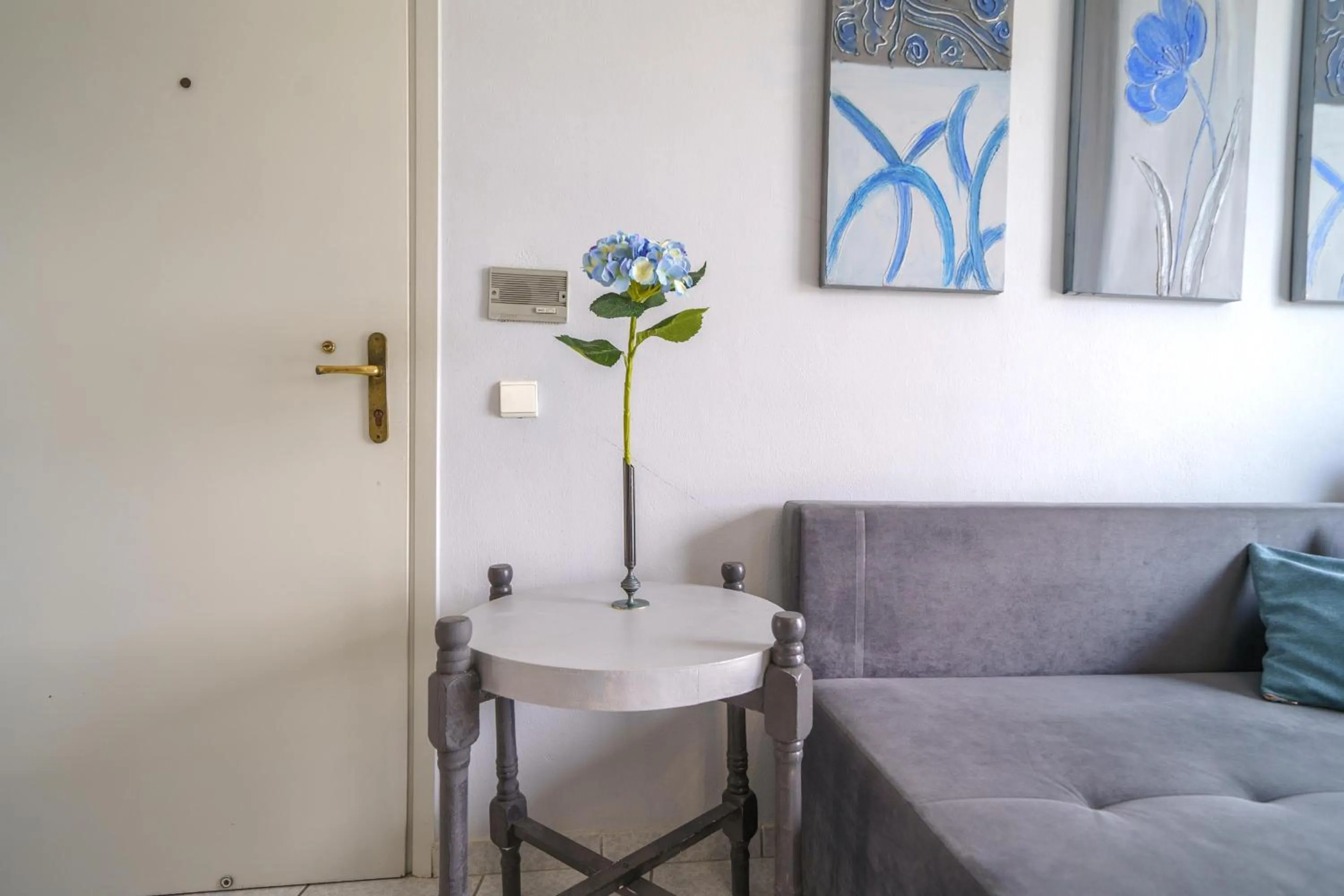 Seating area in RODI BLUE apartments