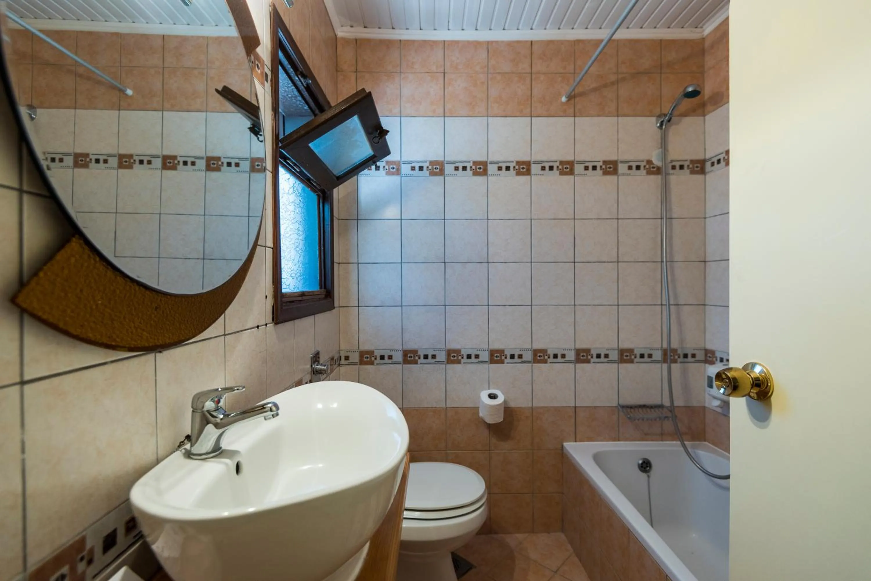 Shower in Gaia Garden