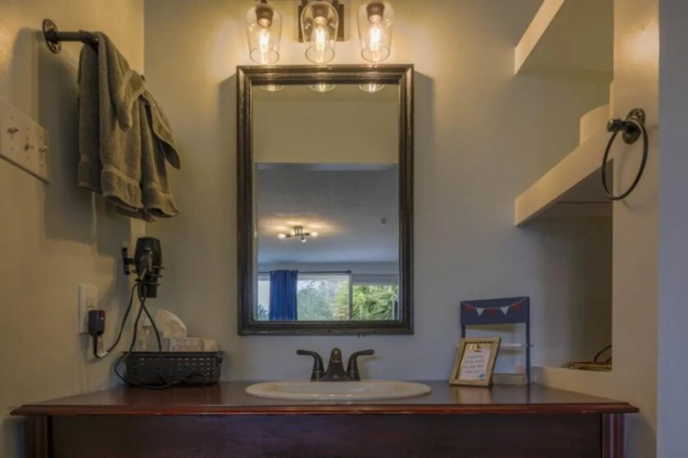 towels in Bells Marina & Fishing Resort - Santee Lake Marion by I95 - Family Adventure, Pets on Request!