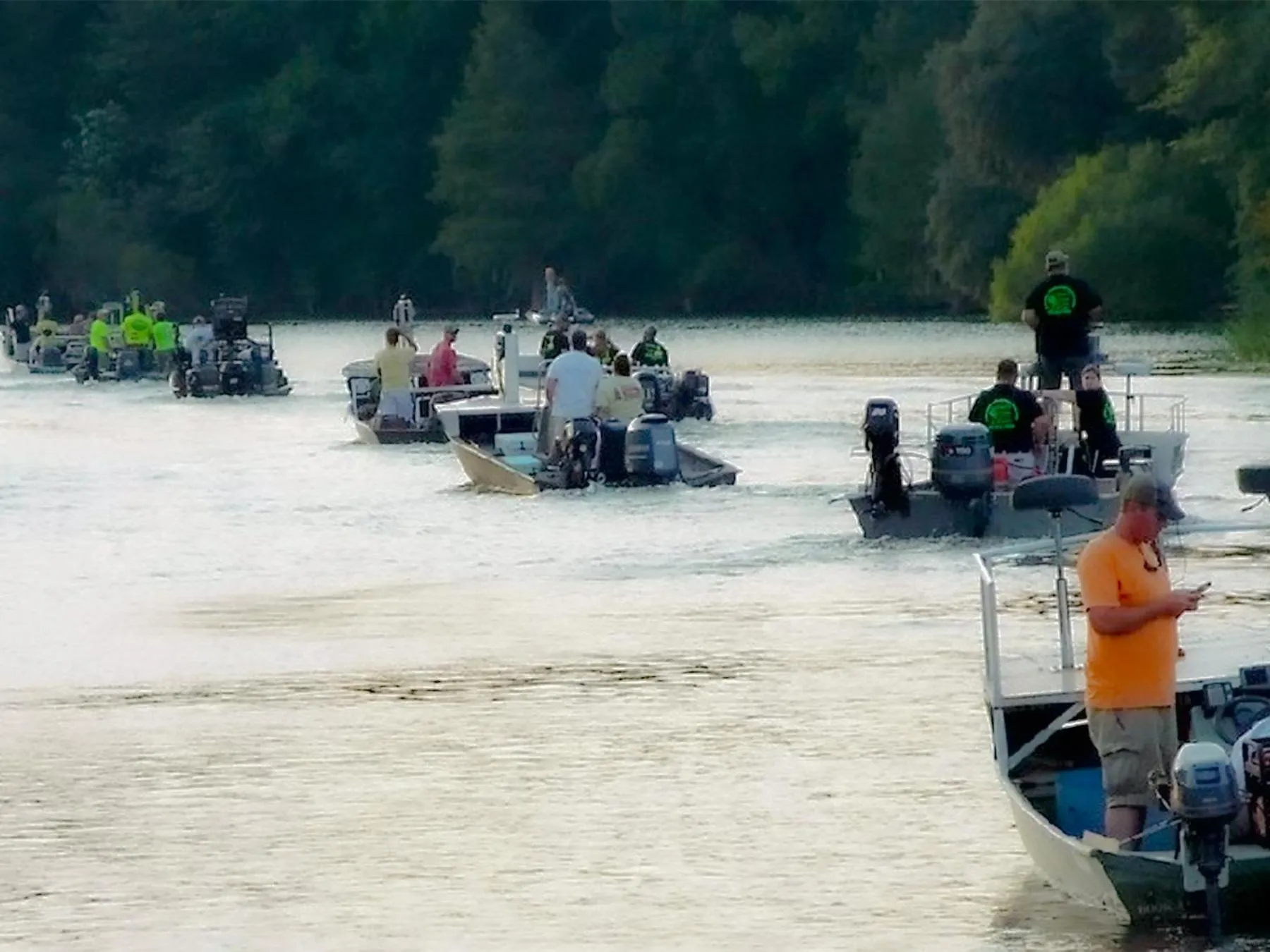 Day in Bells Marina & Fishing Resort - Santee Lake Marion by I95 - Family Adventure, Pets on Request!