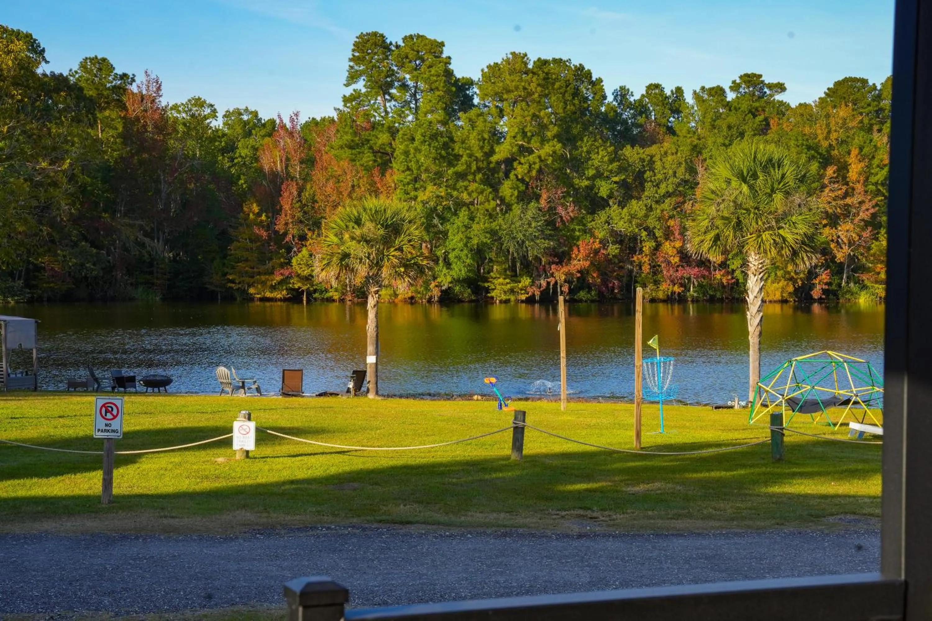 Day in Bells Marina & Fishing Resort - Santee Lake Marion by I95 - Family Adventure, Pets on Request!
