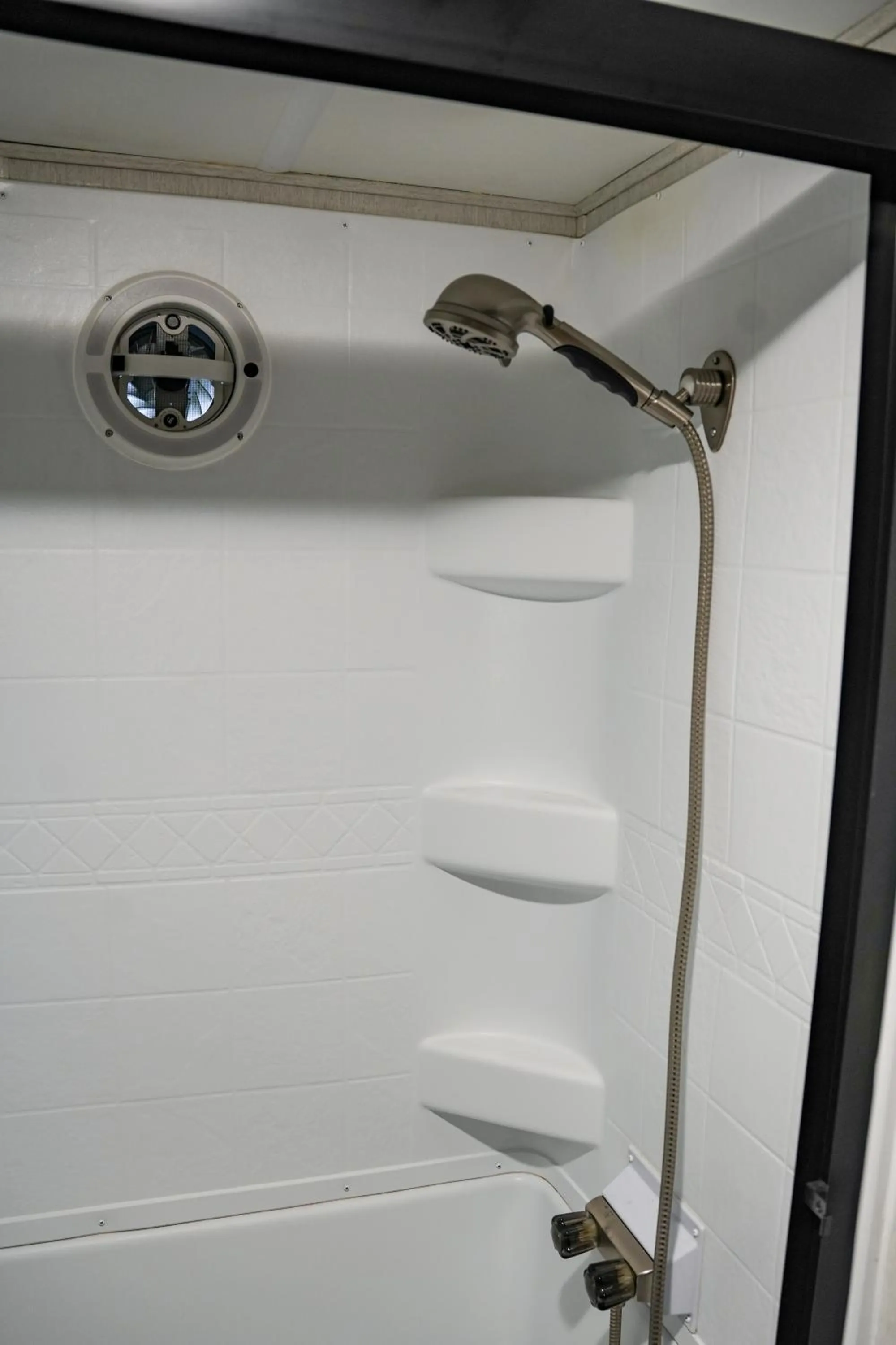 Bathroom in Bells Marina & Fishing Resort - Santee Lake Marion by I95 - Family Adventure, Pets on Request!