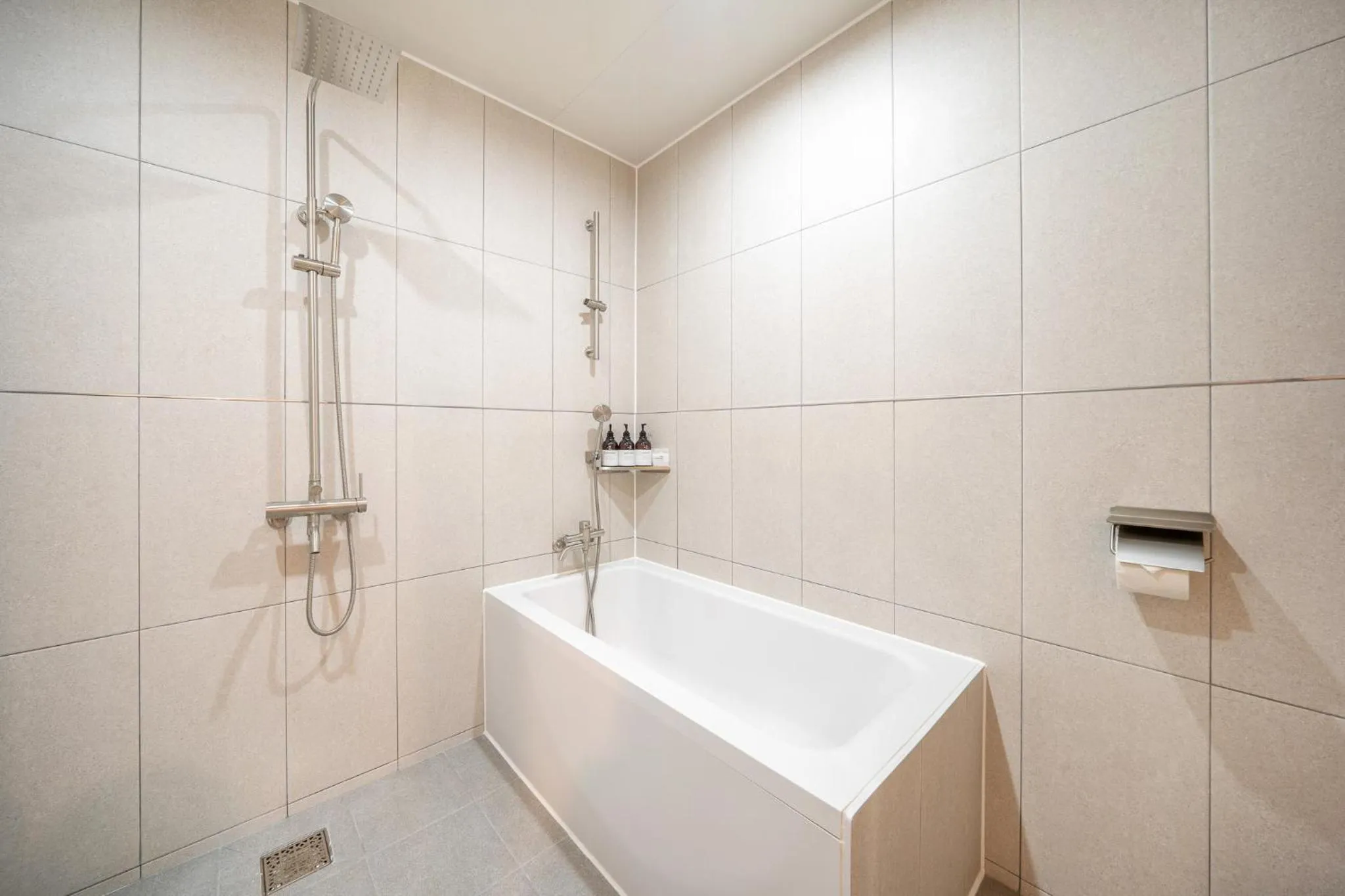 Shower in The 7 Business Hotel